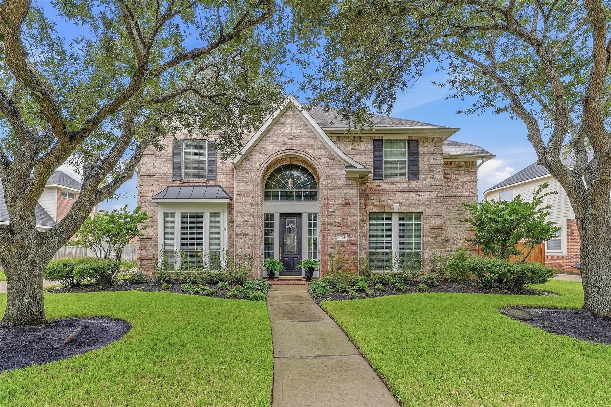 22514 Sierra Lake Court