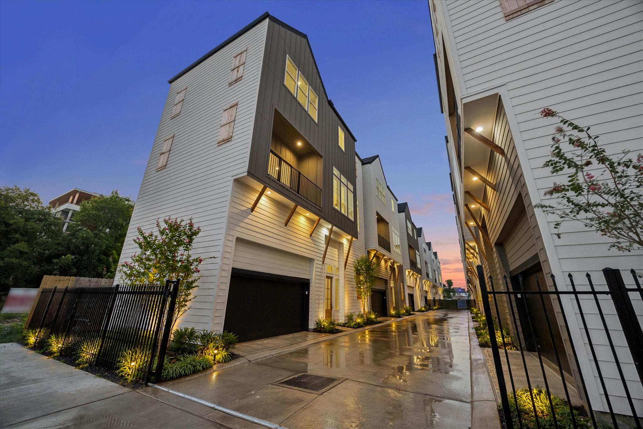 1187 W 19th Street