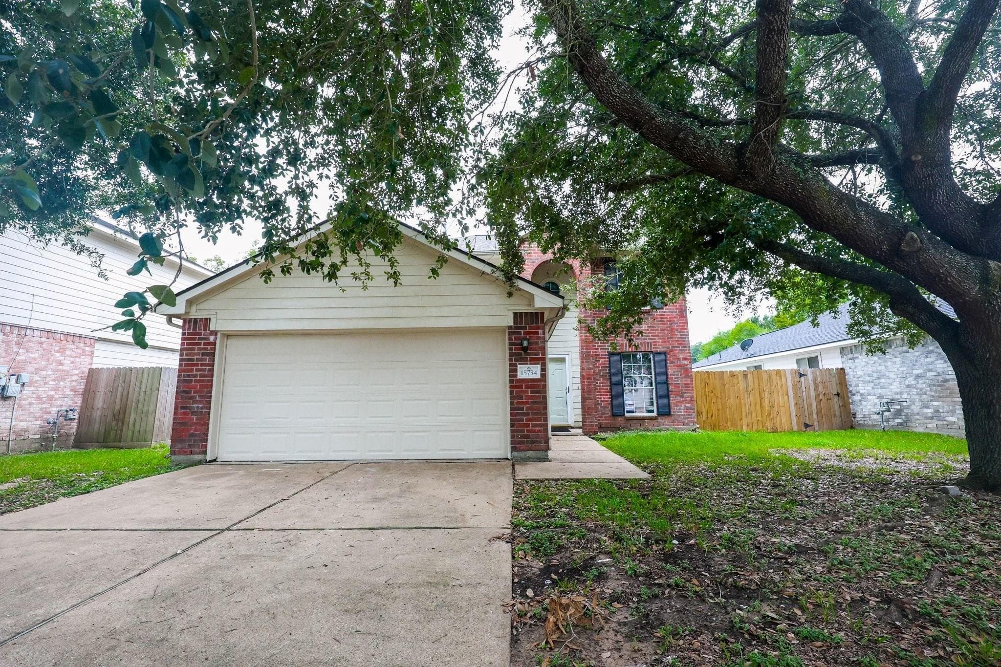 15734 Briargate Court