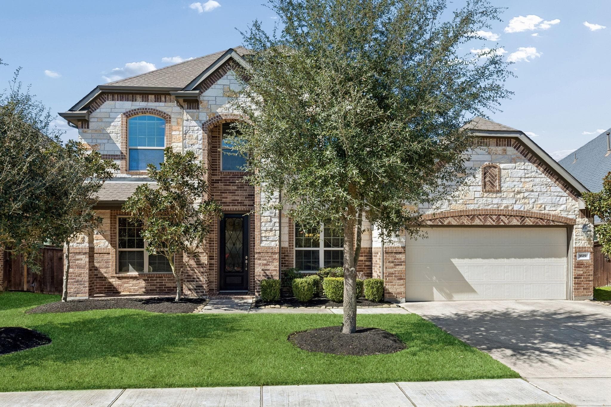 1619 Dove Ridge Drive
