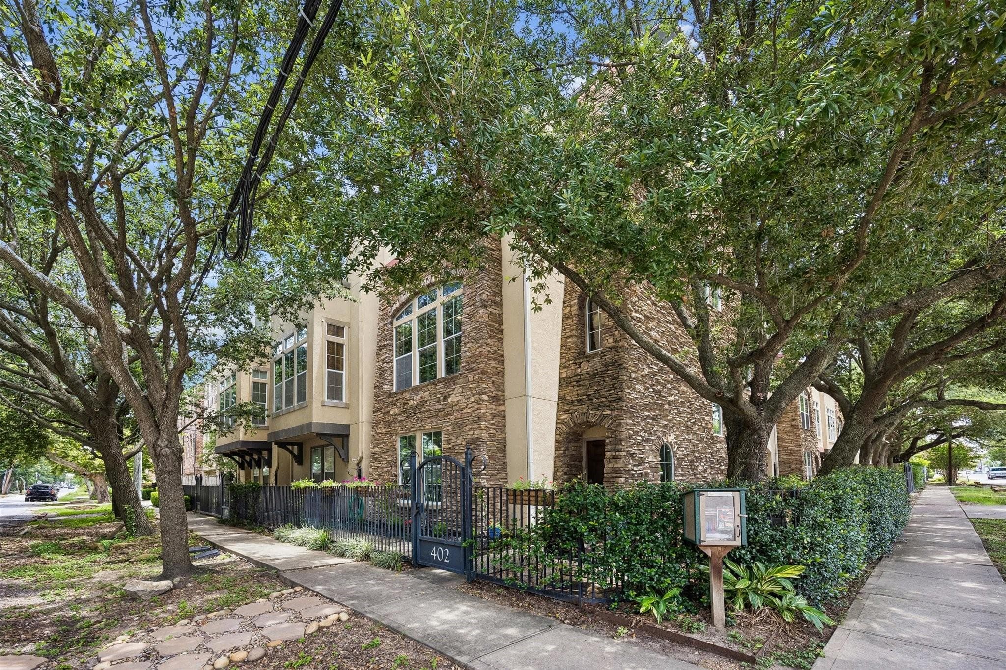 402 Roy Street