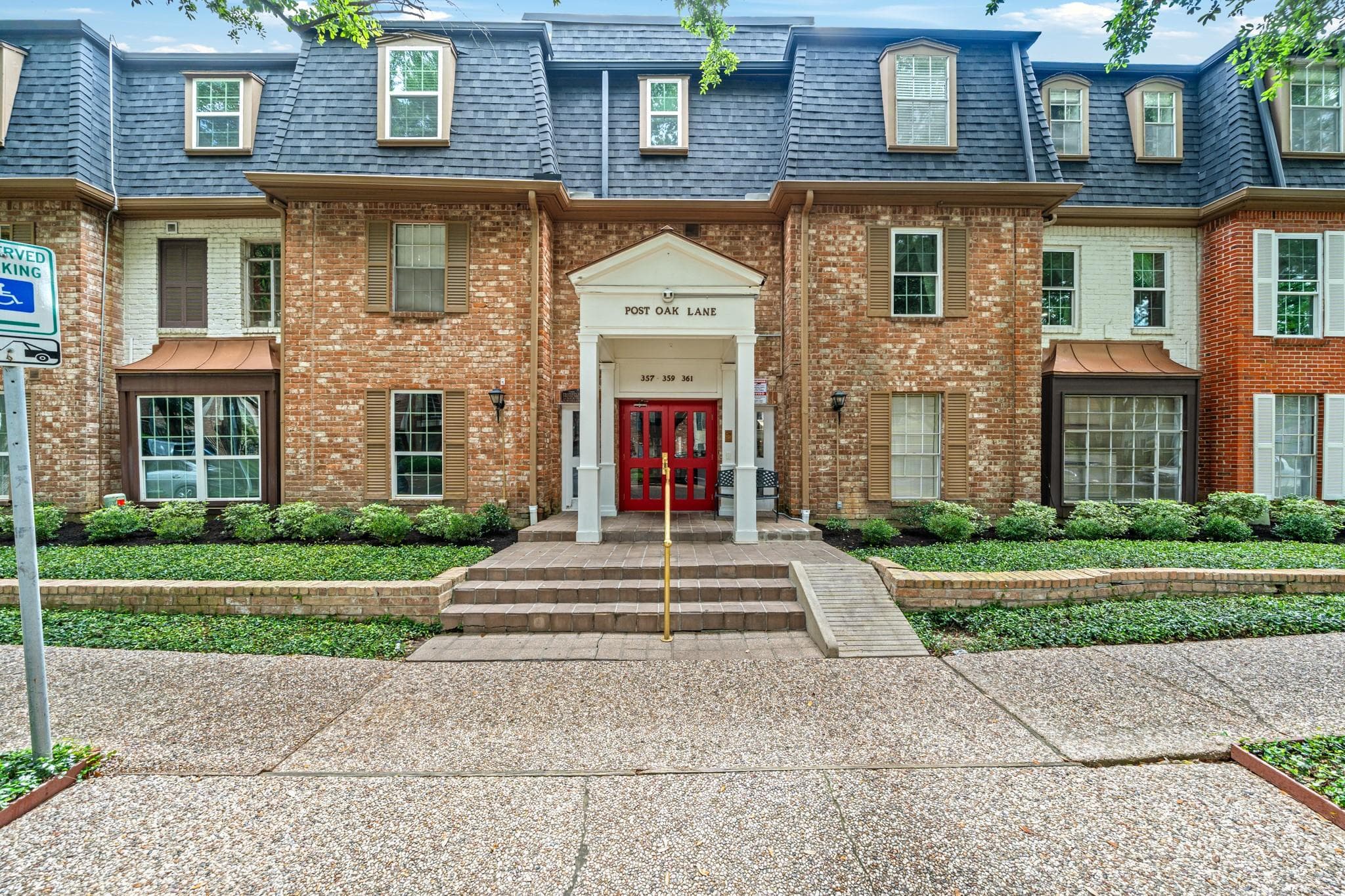 359 N Post Oak Lane #219