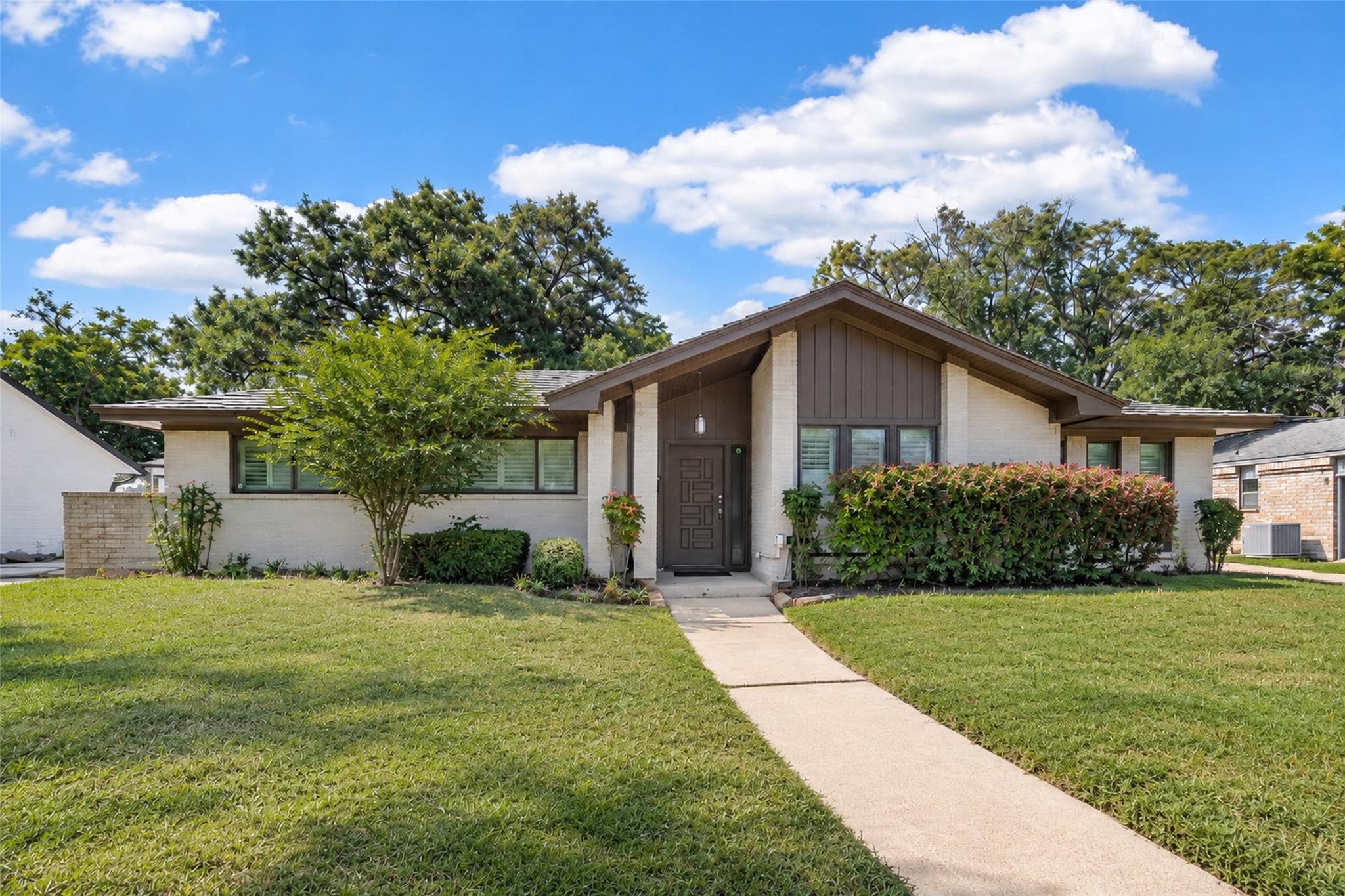 15318 Torry Pines Road