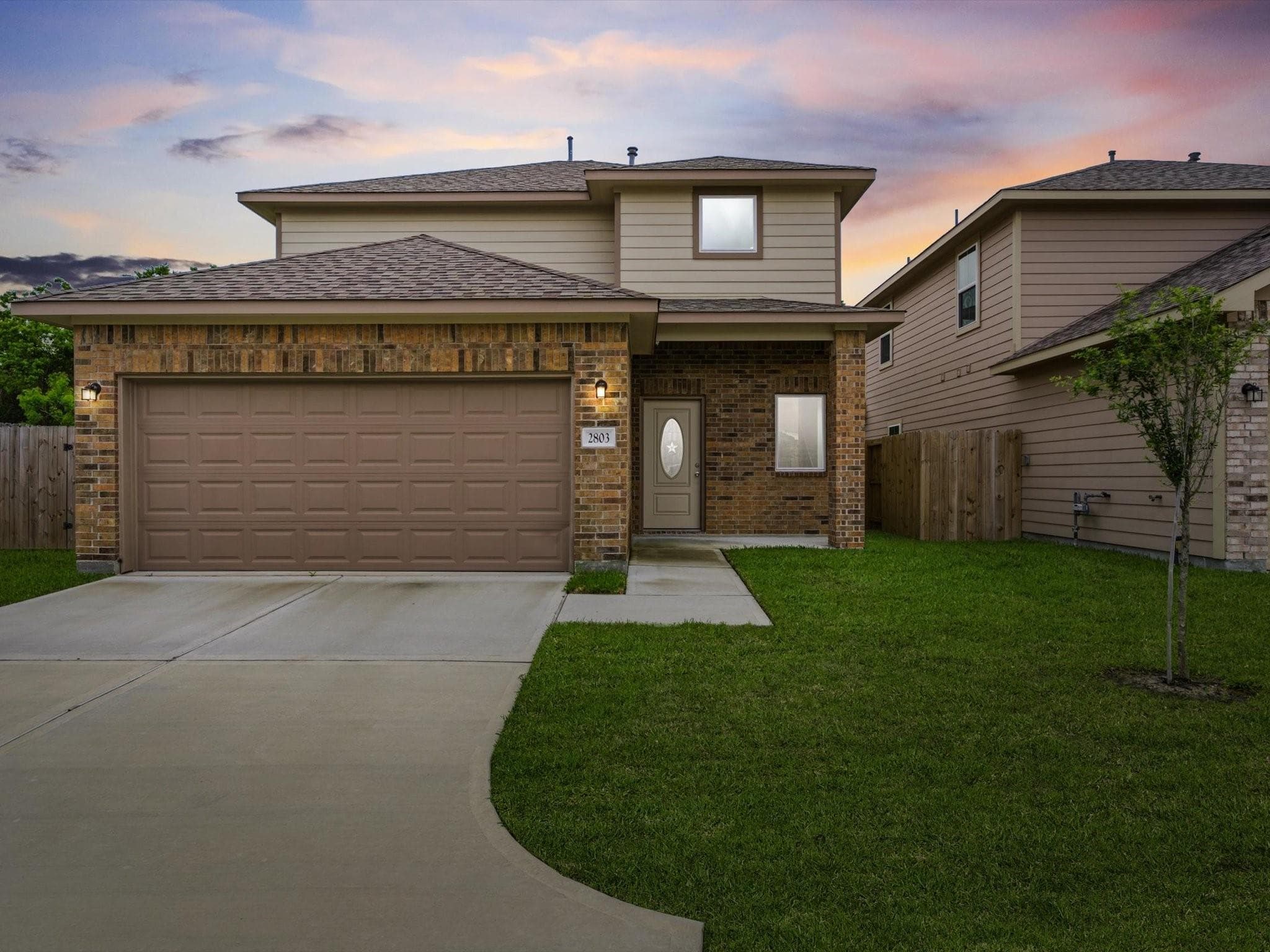 2811 Topiary Lane