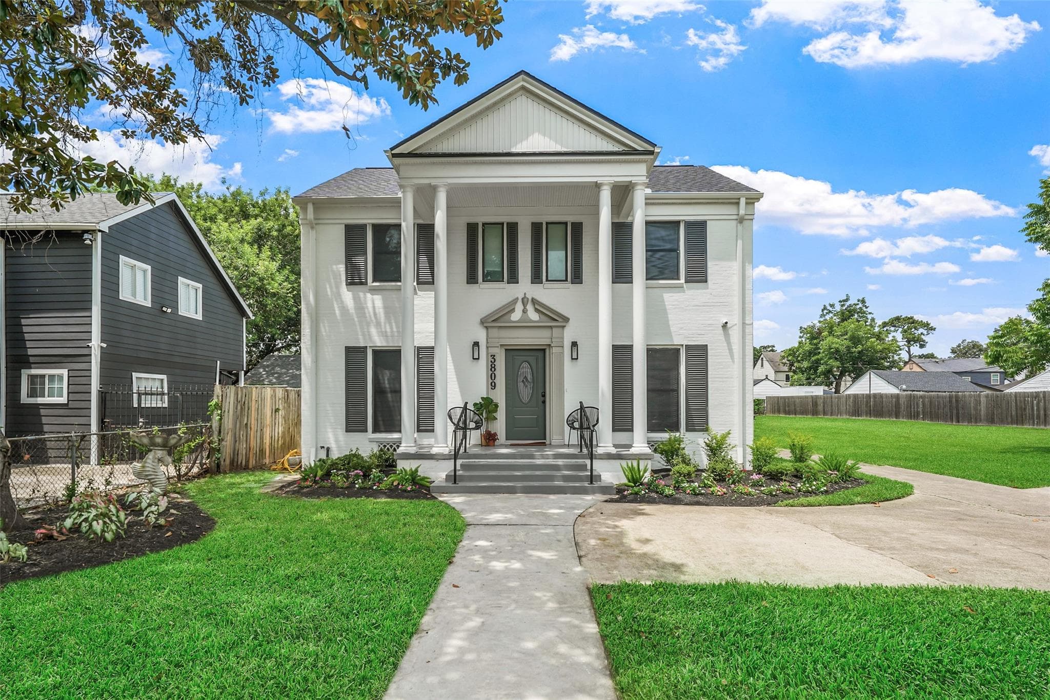 3809 Southmore Boulevard