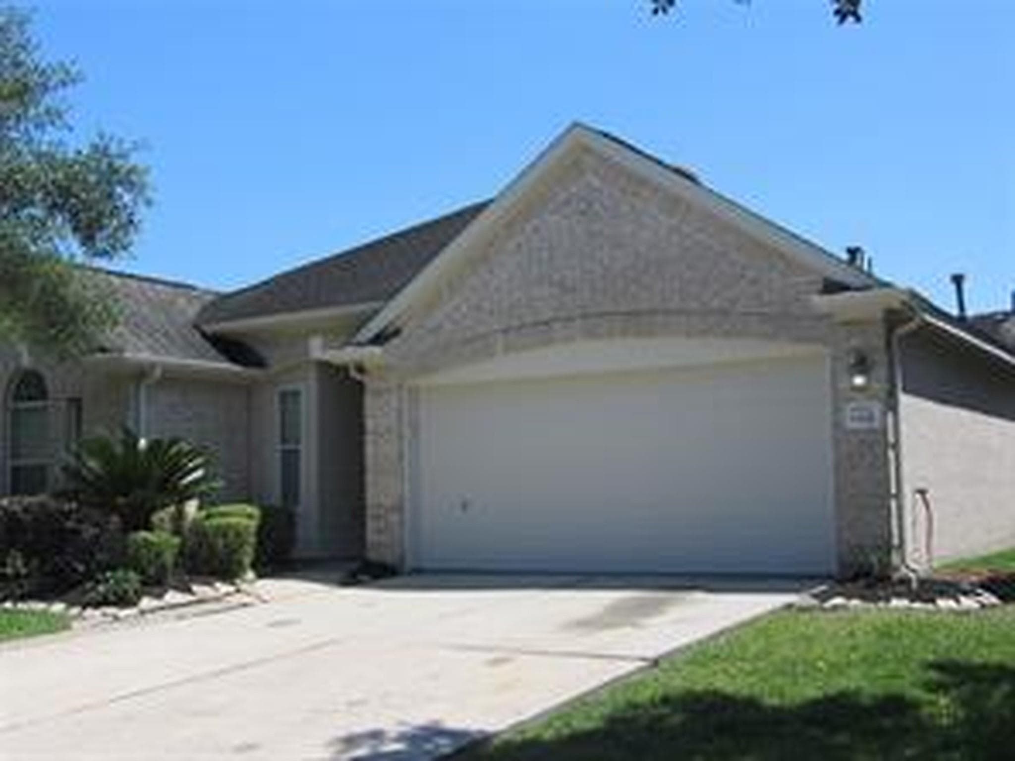 9302 Lakeway View Lane