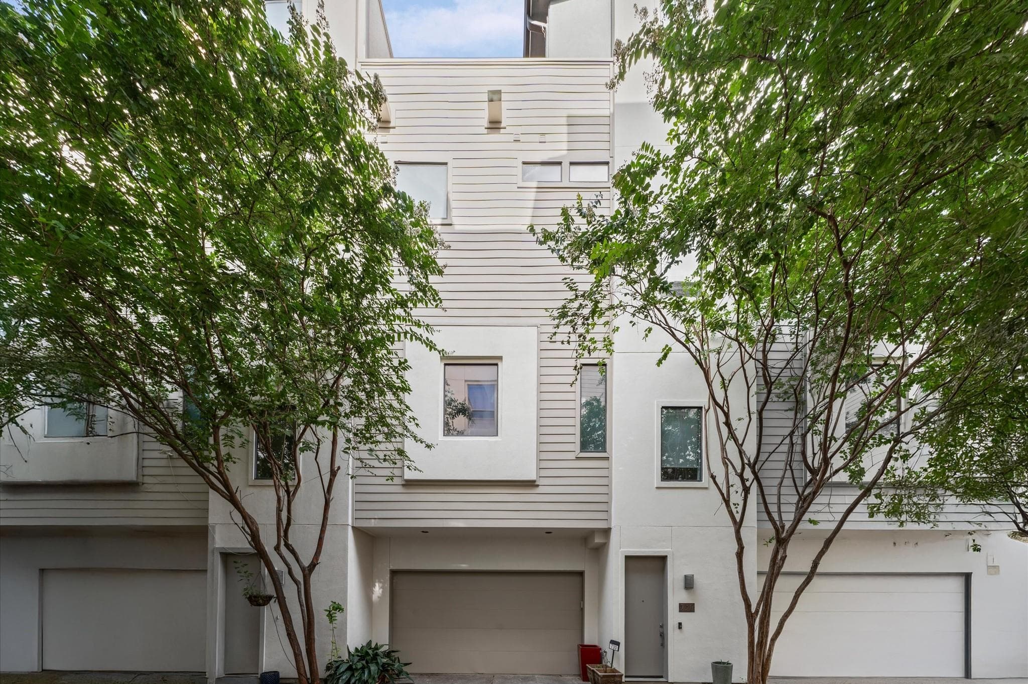 730 Ruthven