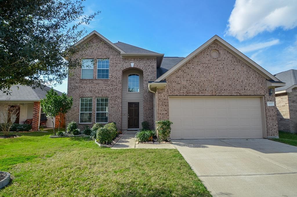 2827 Lakecrest Forest Drive