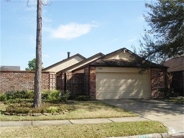 1922 Chattaroy Place