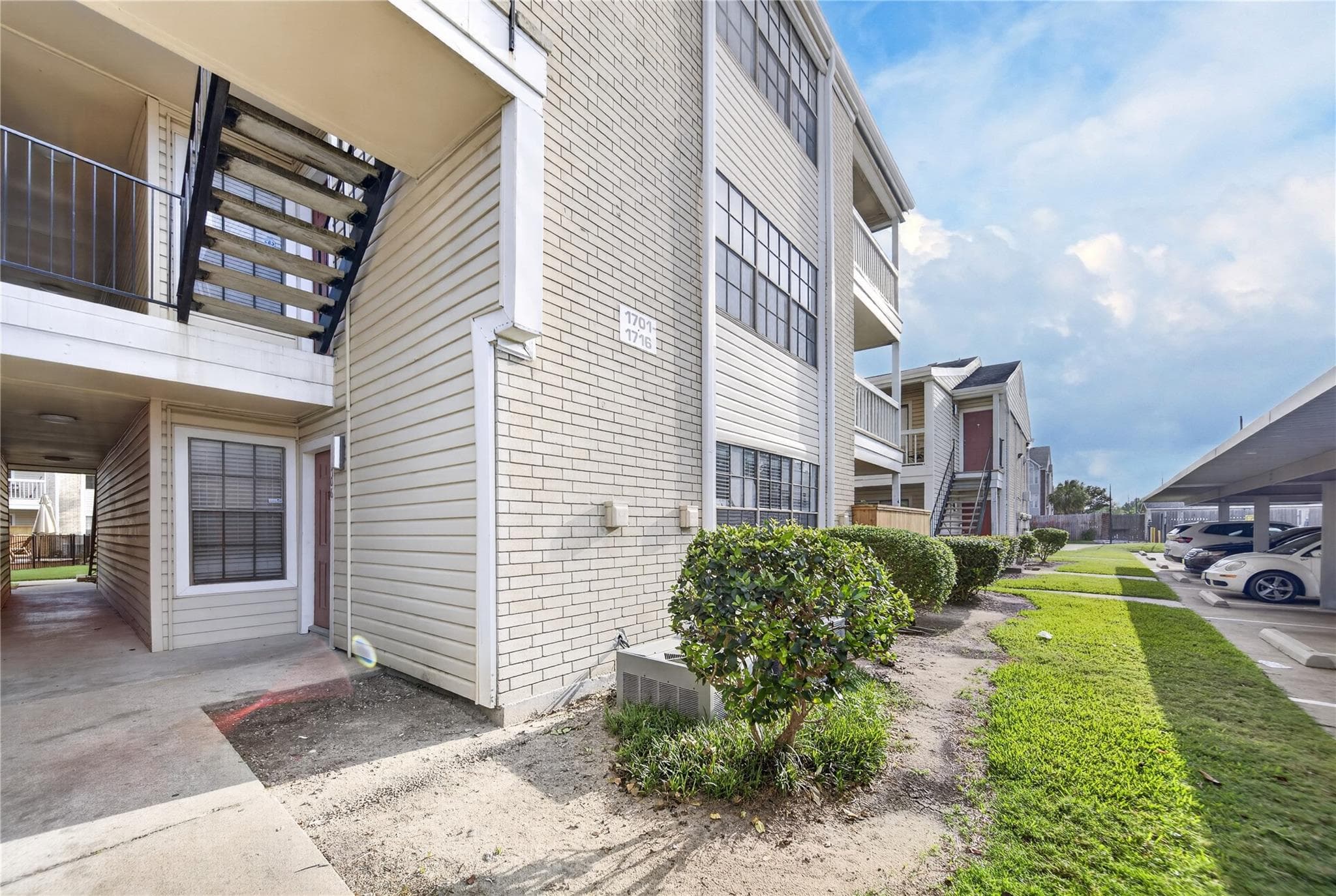 2750 Holly Hall Street #1706