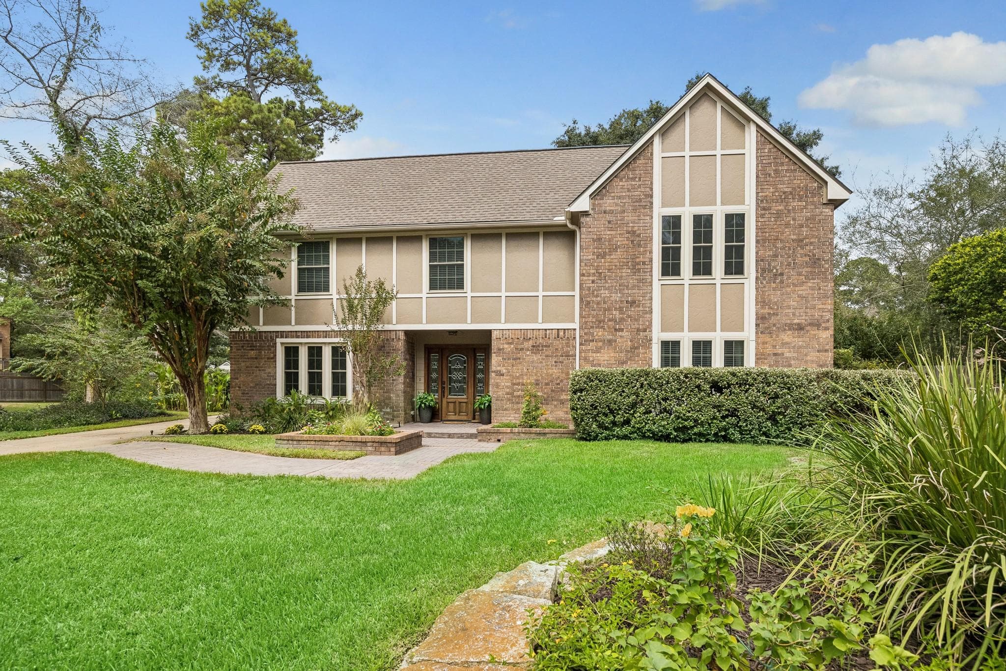 2703 Oak Glade Drive