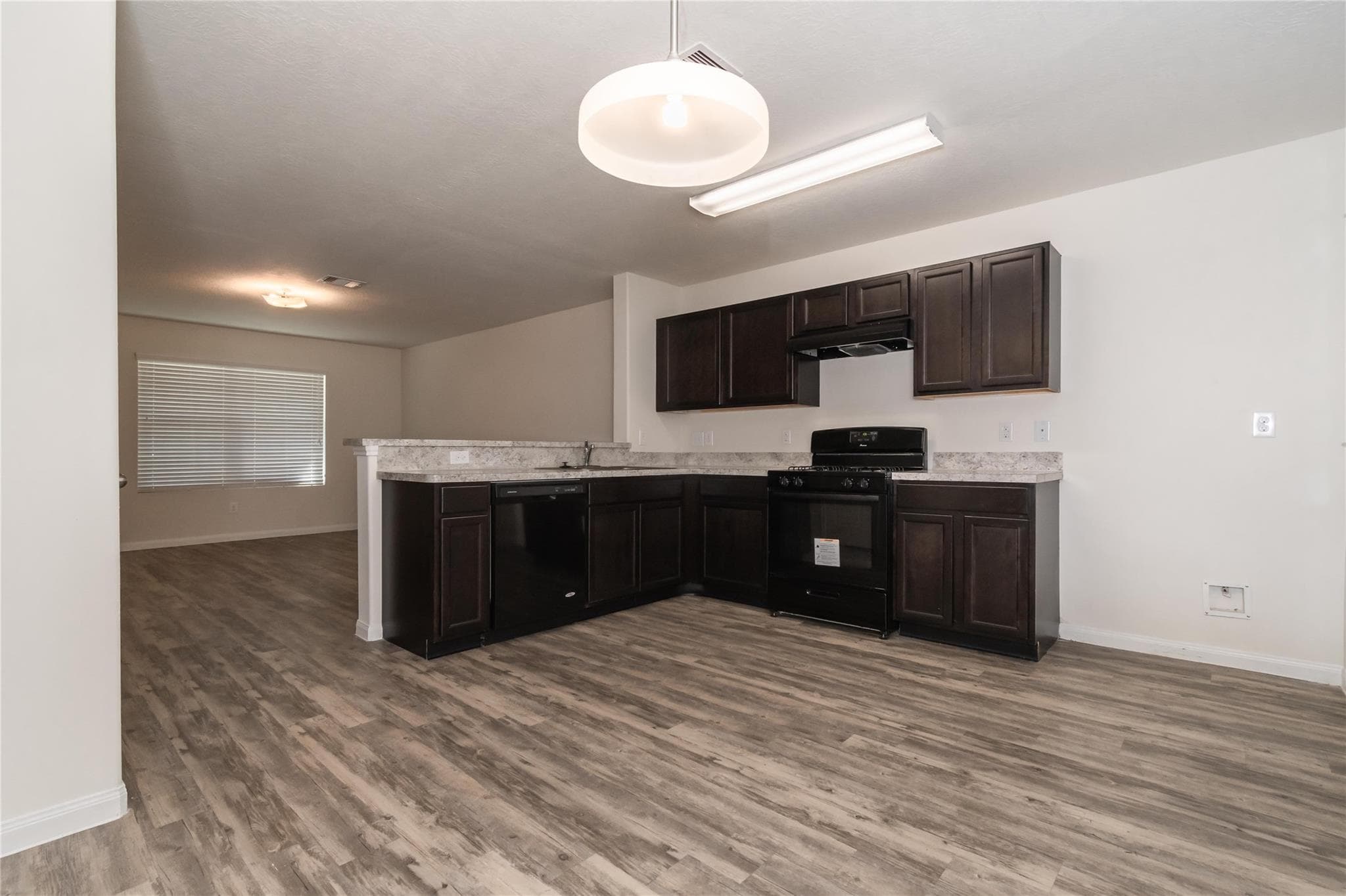 5492 Quail Cove Lane