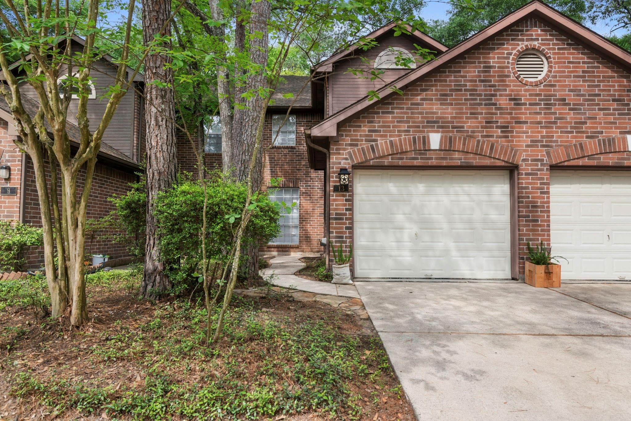 13 E Willowwood Court