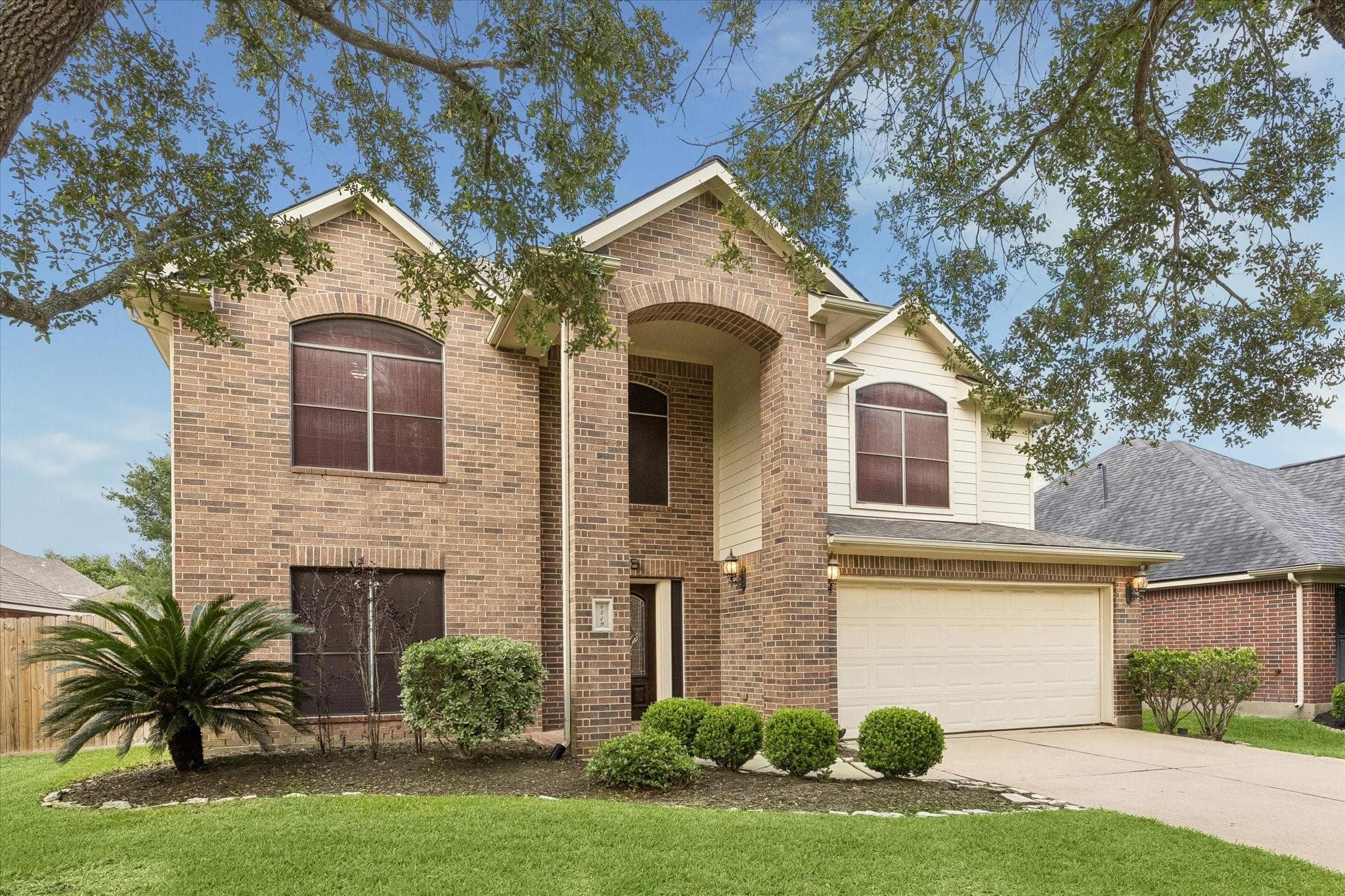 4419 Desert Cliff Court