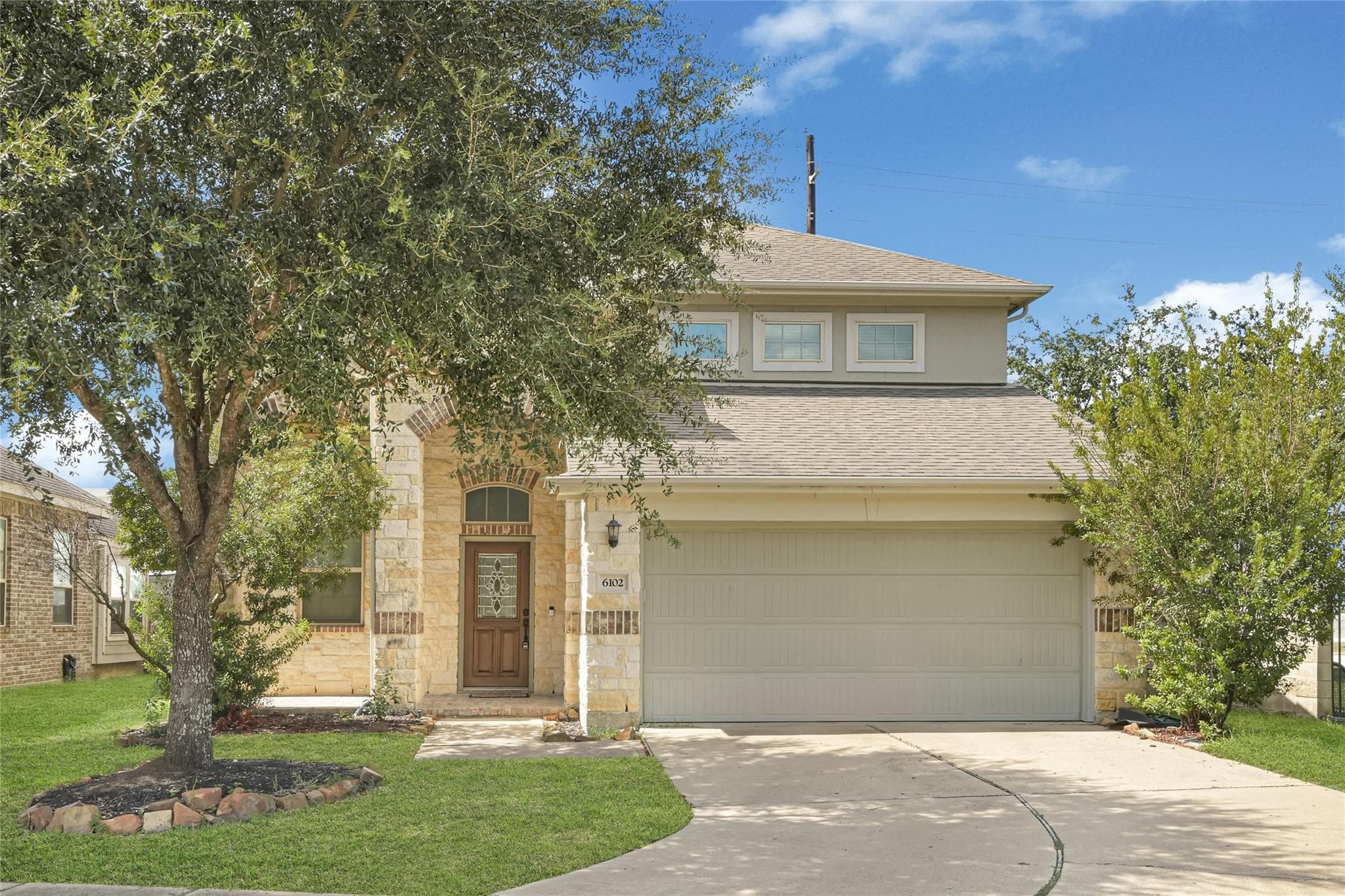 6102 Nicholas Ln