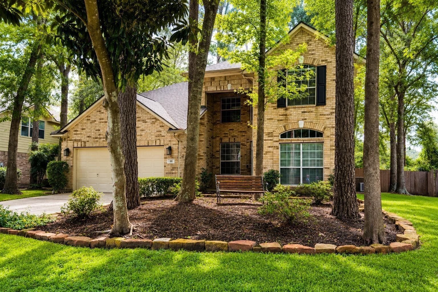 98 W Knightsbridge Drive