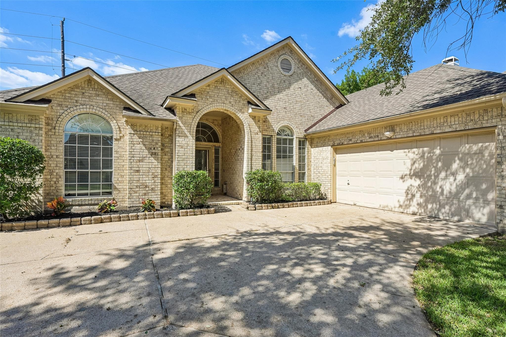 3402 Shadowwalk Drive