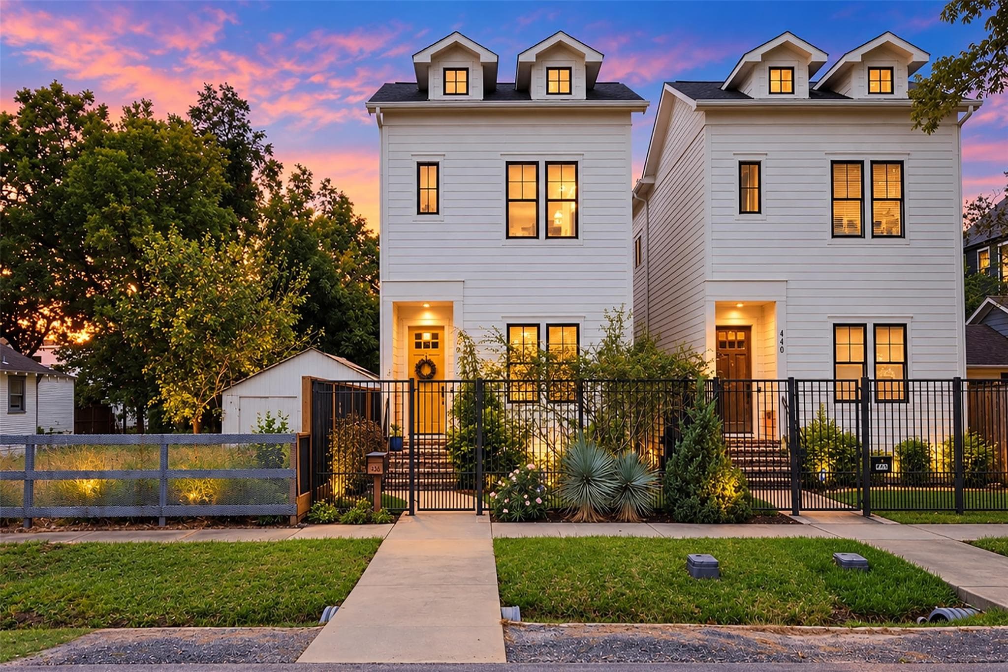 438 W 28th Street