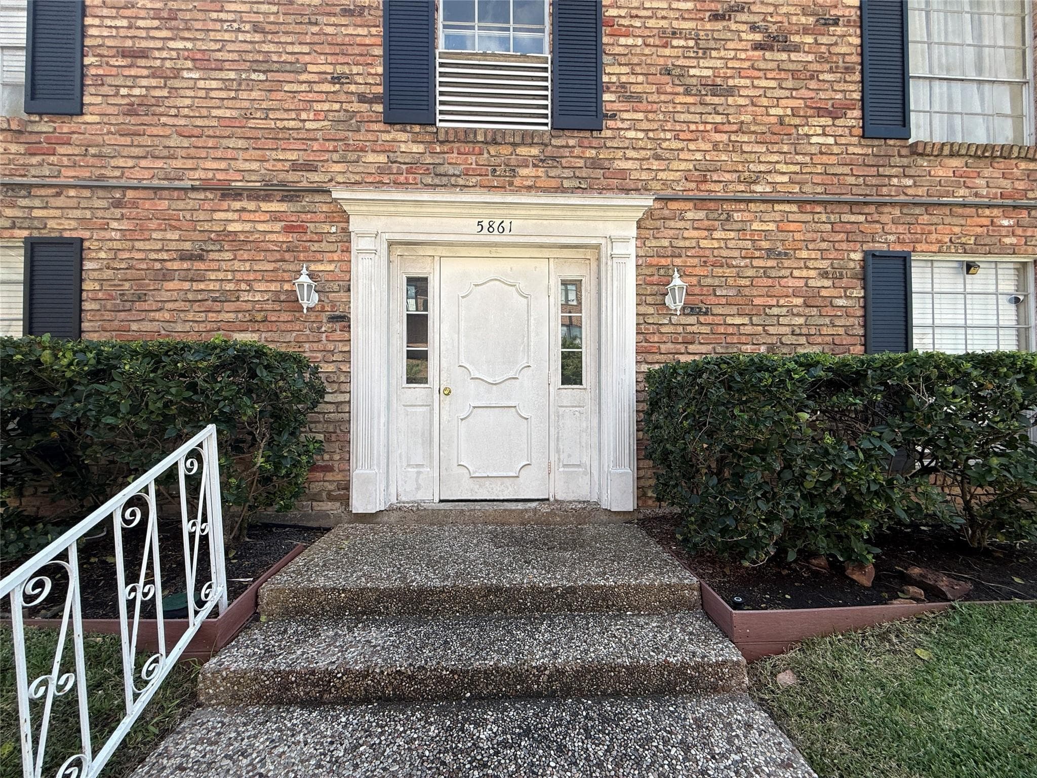5861 Inwood Drive #6