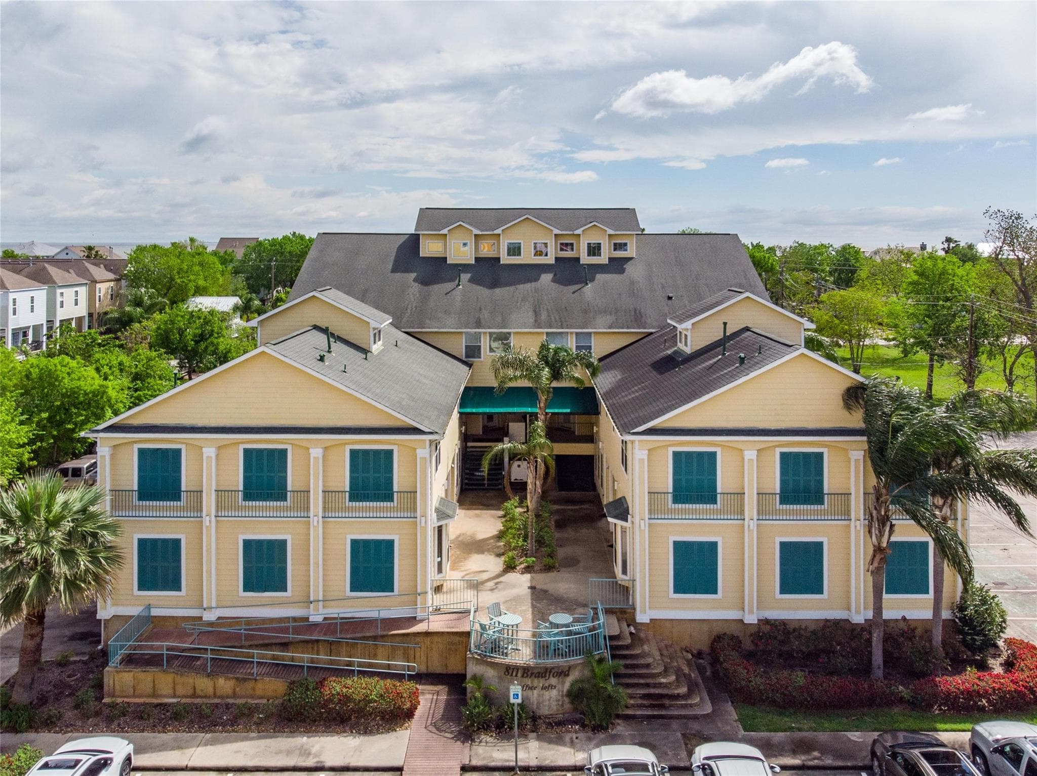 811 Bradford Avenue #5B