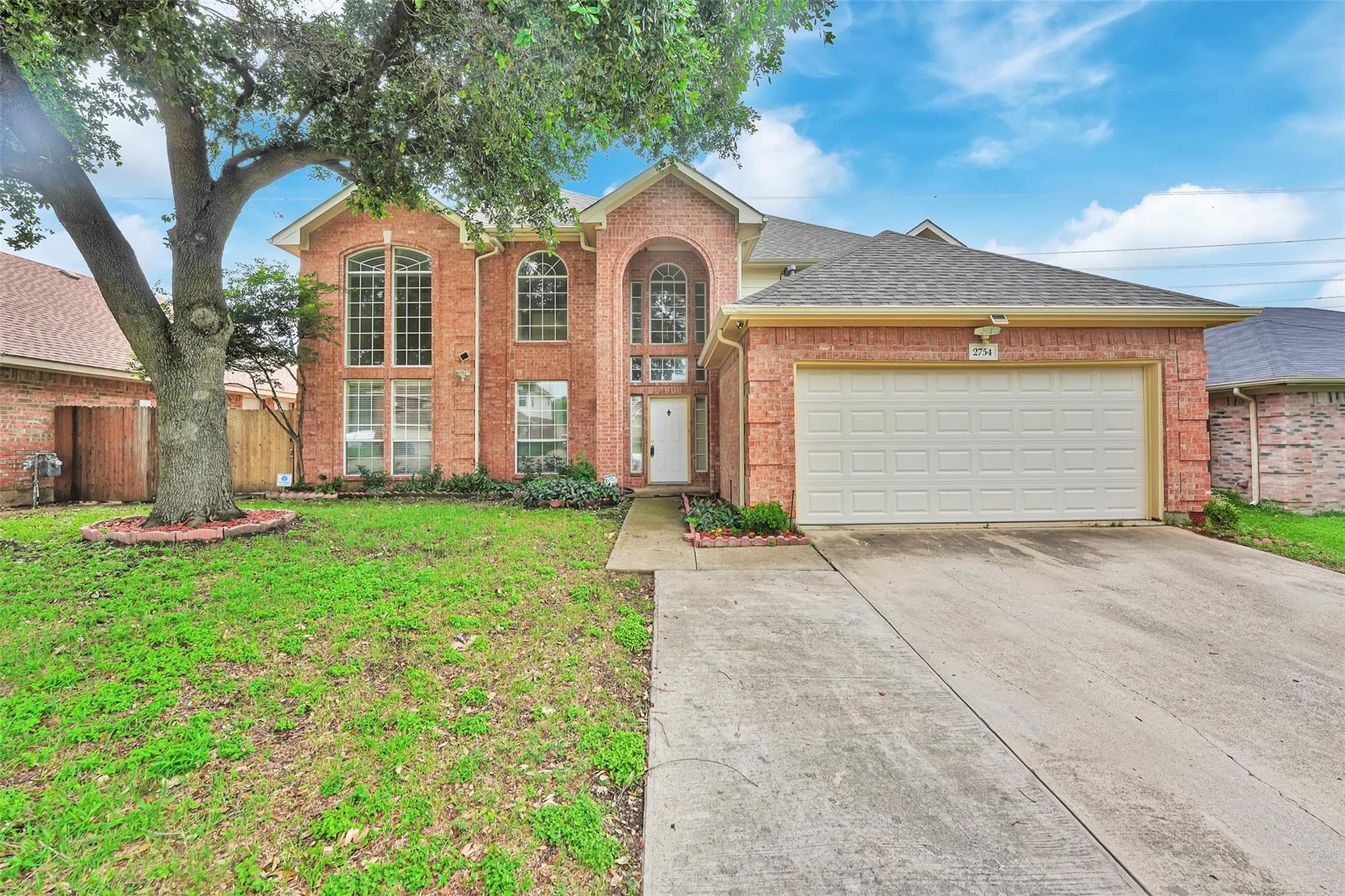 2754 Red Oak Drive