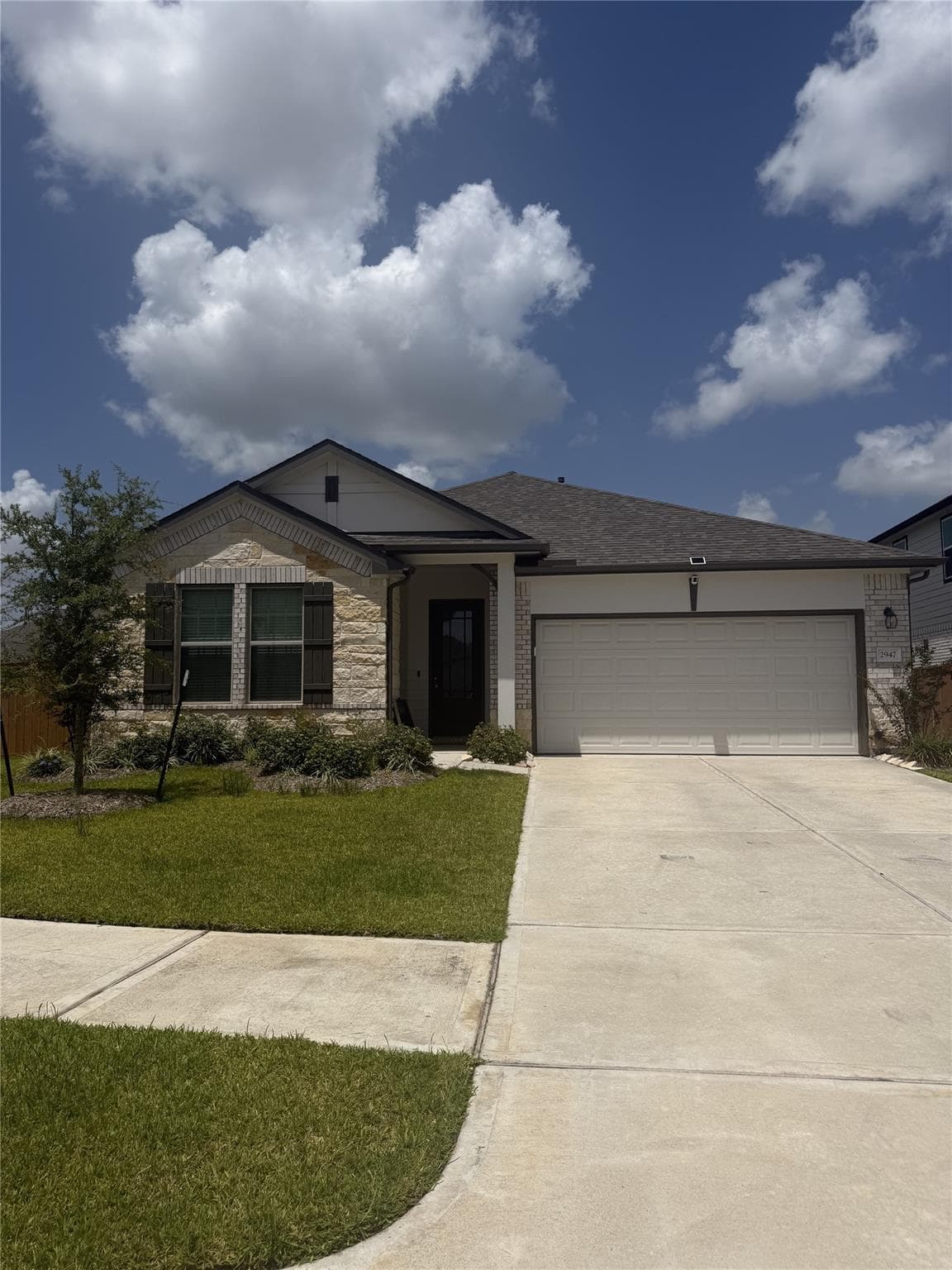 2947 Golden Dust Dr