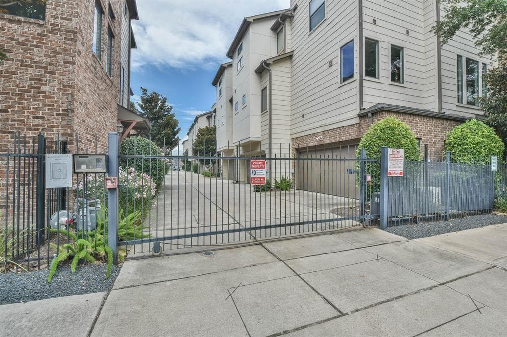 1921 Summer Street