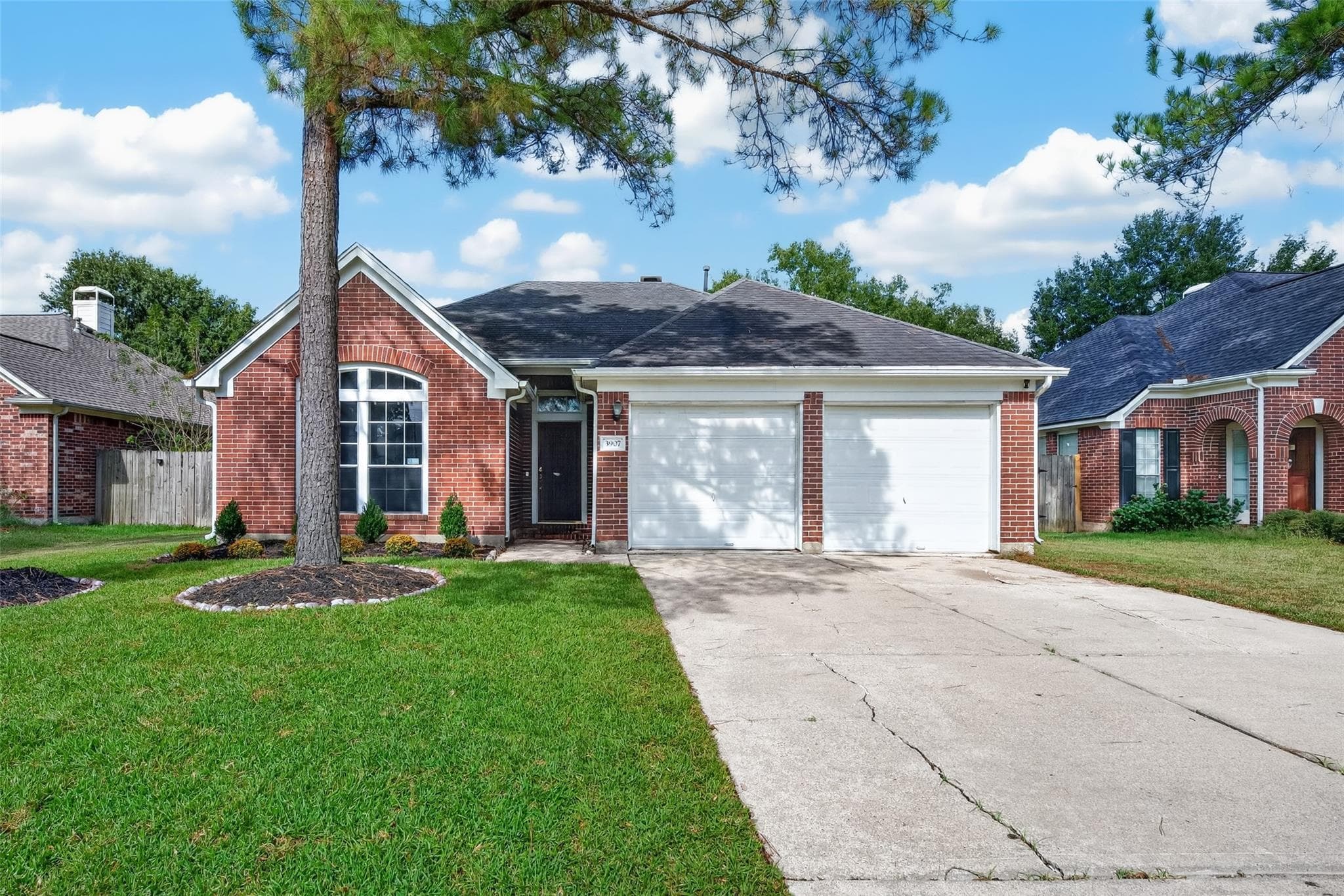 3907 Vinecrest Drive
