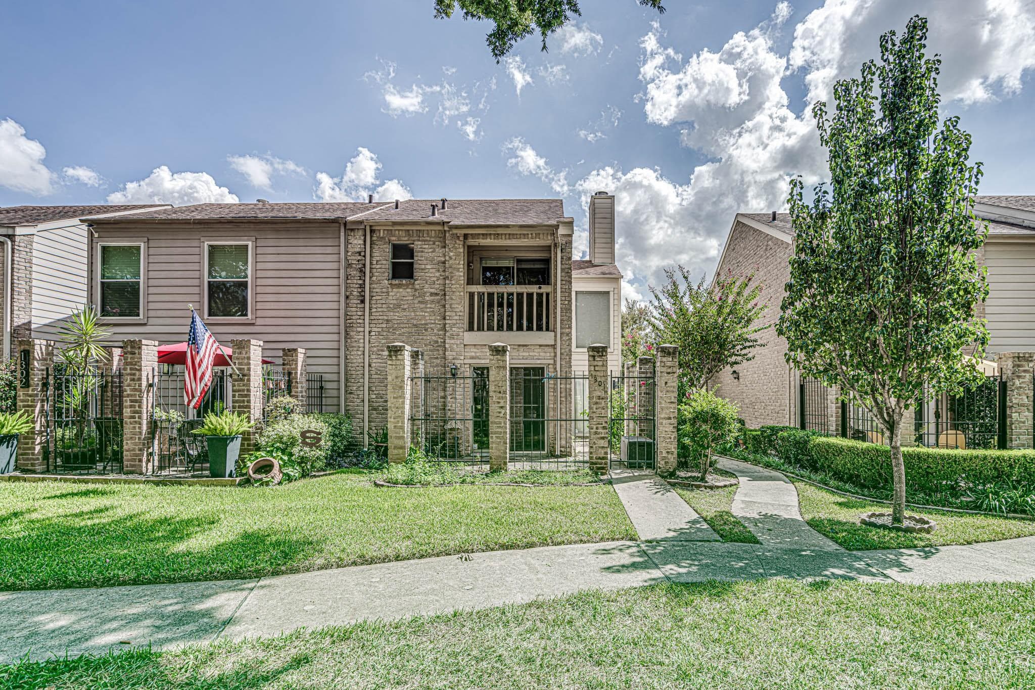 800 Country Place Drive #1301