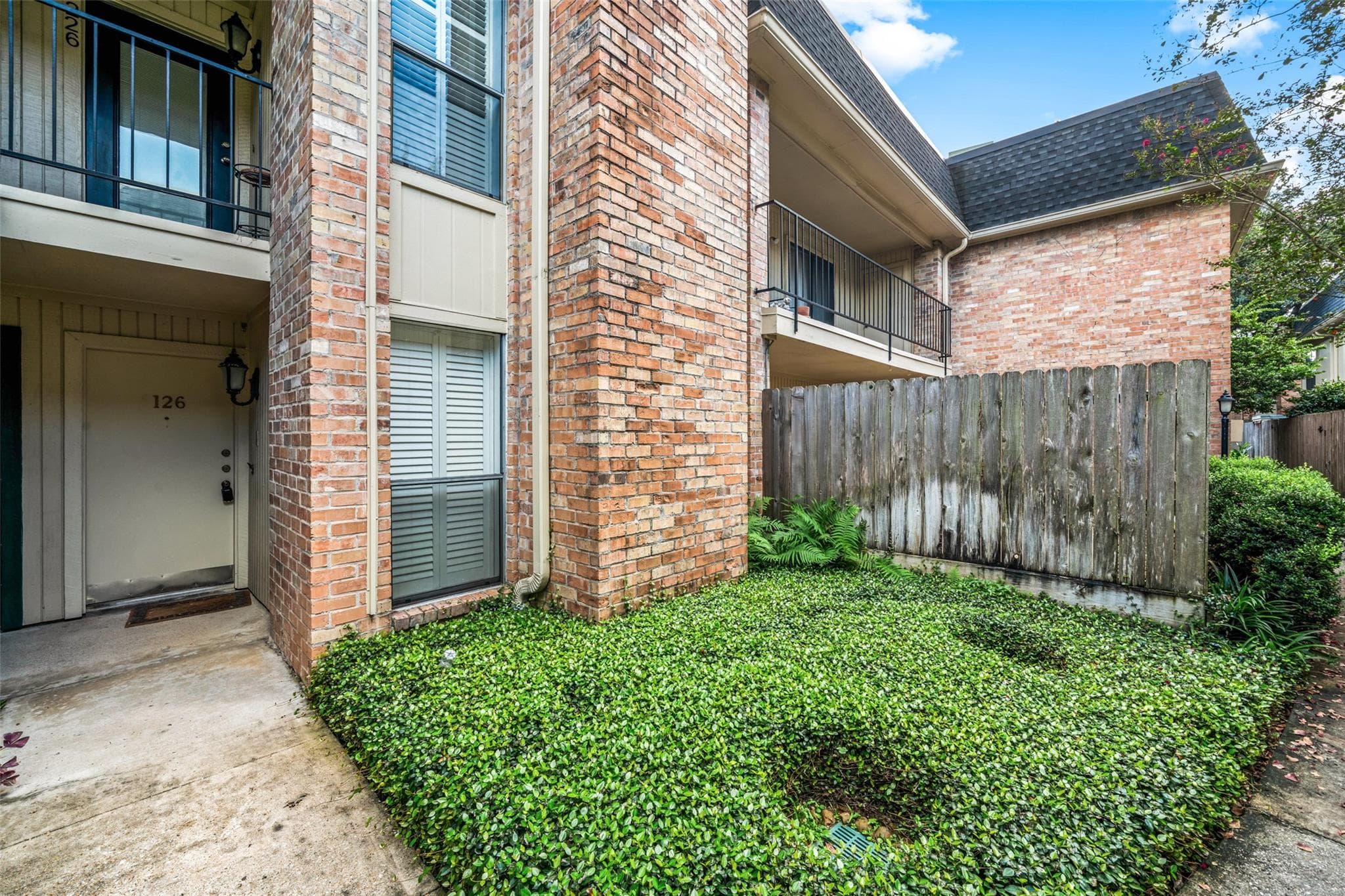 1601 S Shepherd Drive #126