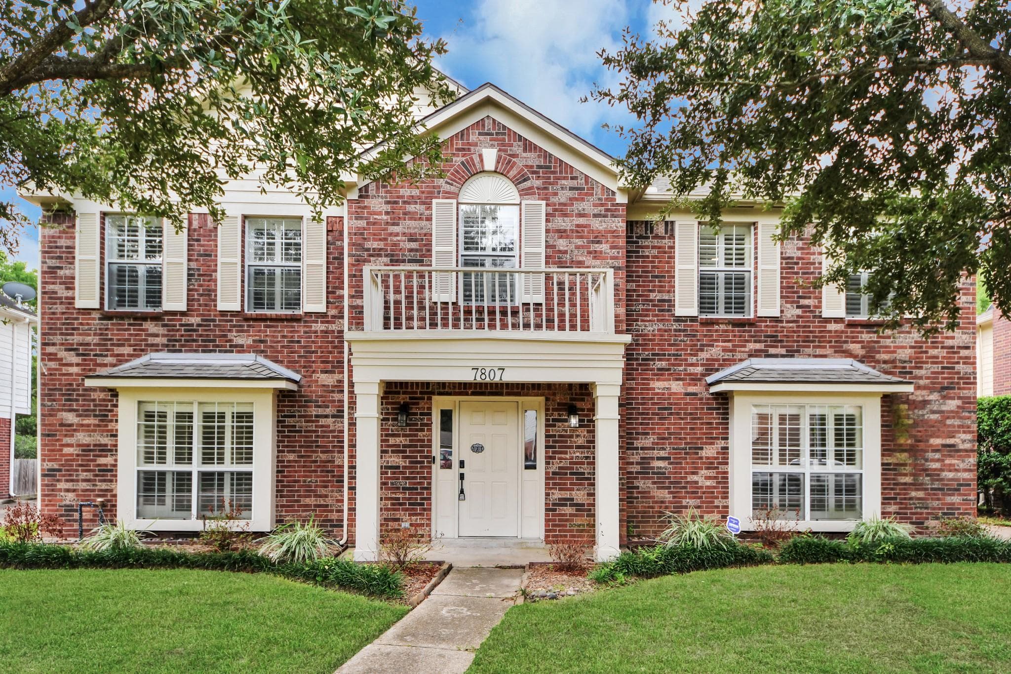 7807 Leaf Point Court