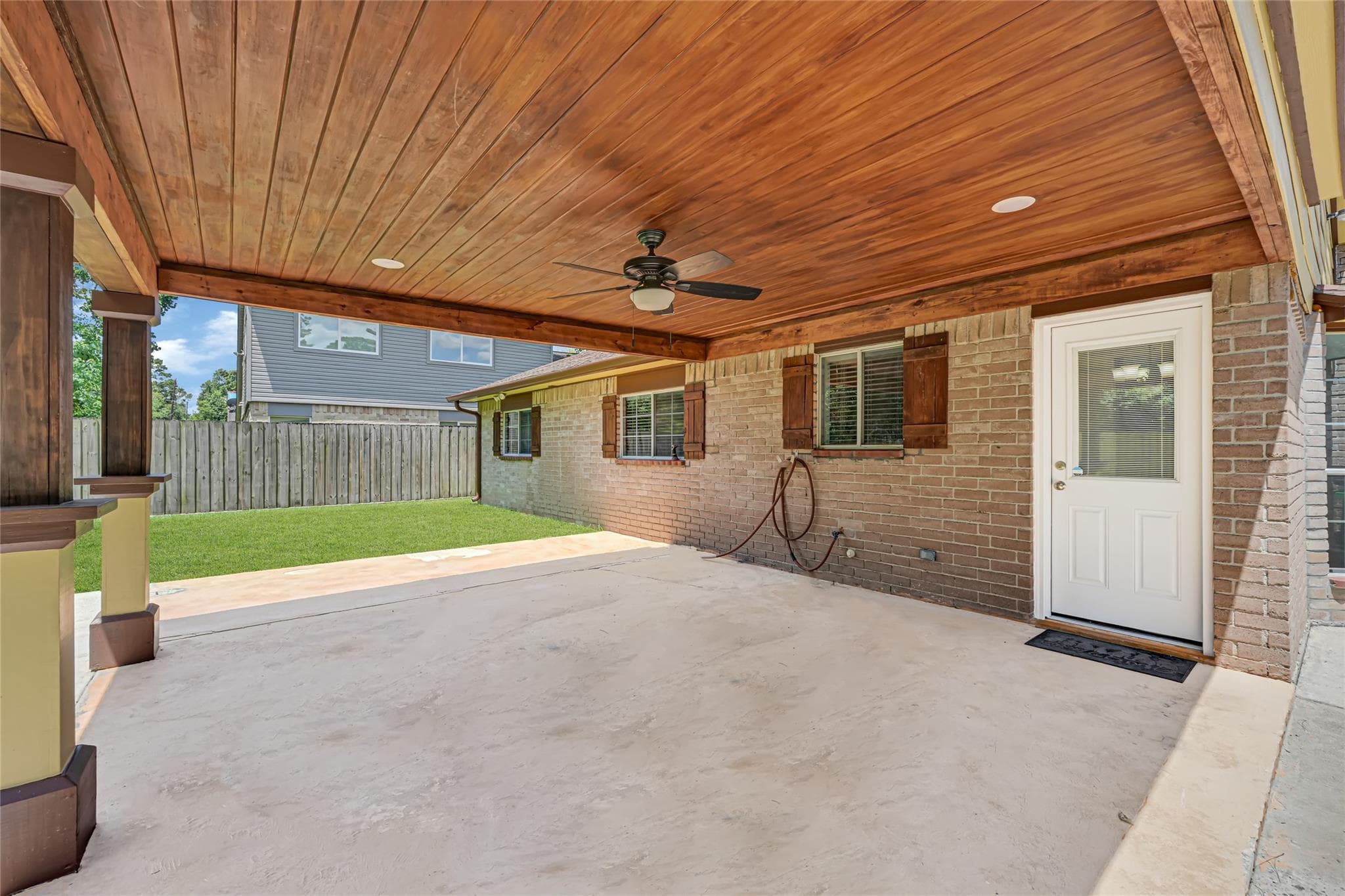 4806 Hickorygate