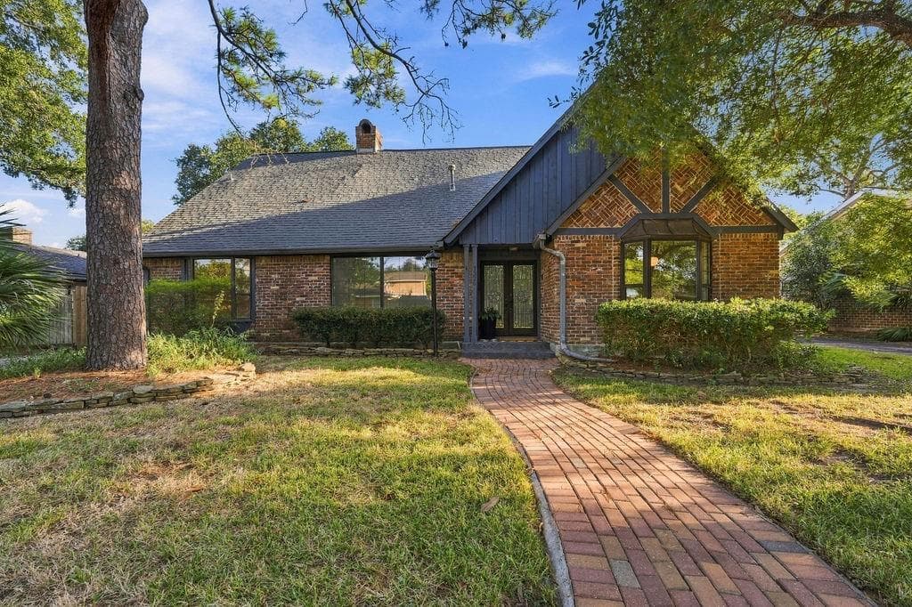 1326 Saxony Lane