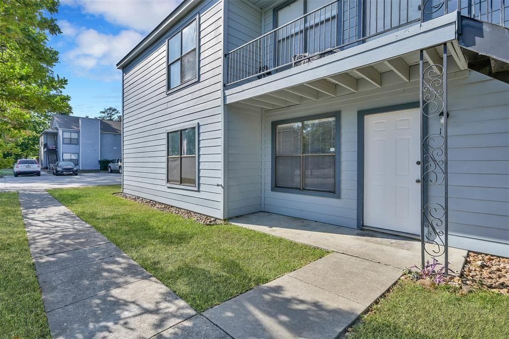 900 Holly Drive #3