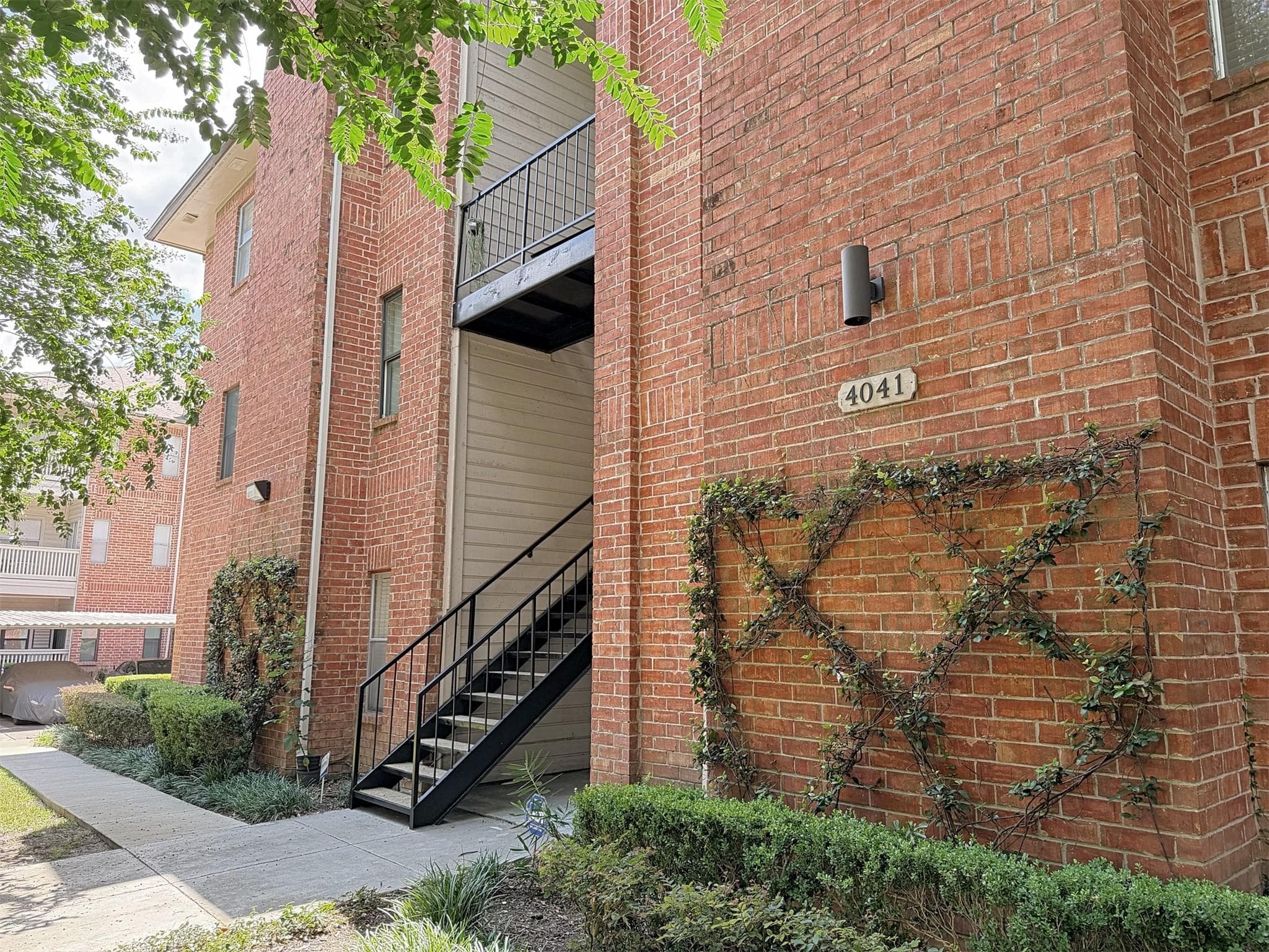 4041 Law Street #505