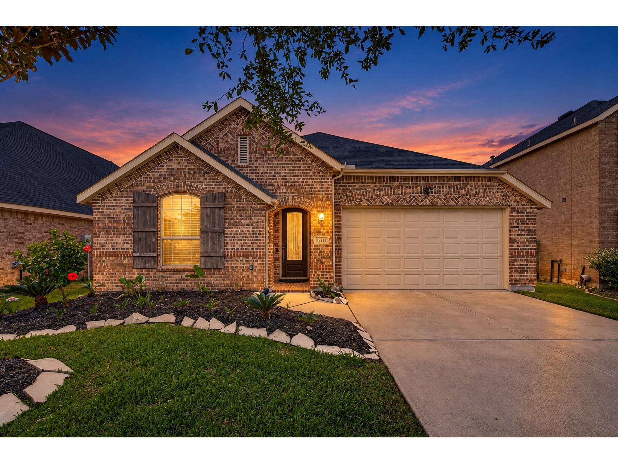 19711 Lakeside Pointe