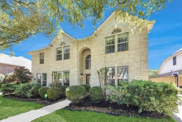12815 Dadebrook Court