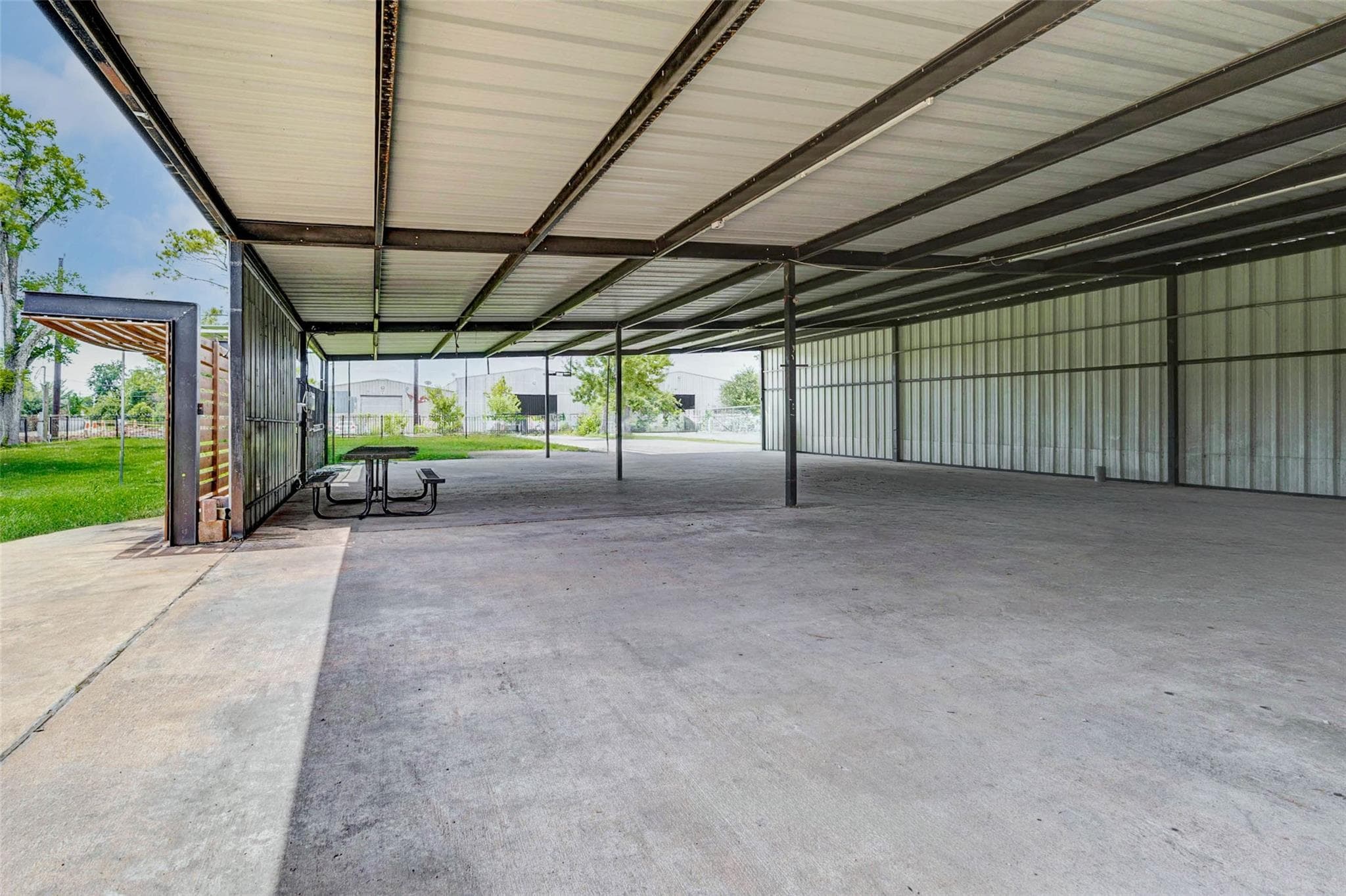 2725 Lone Oak Road