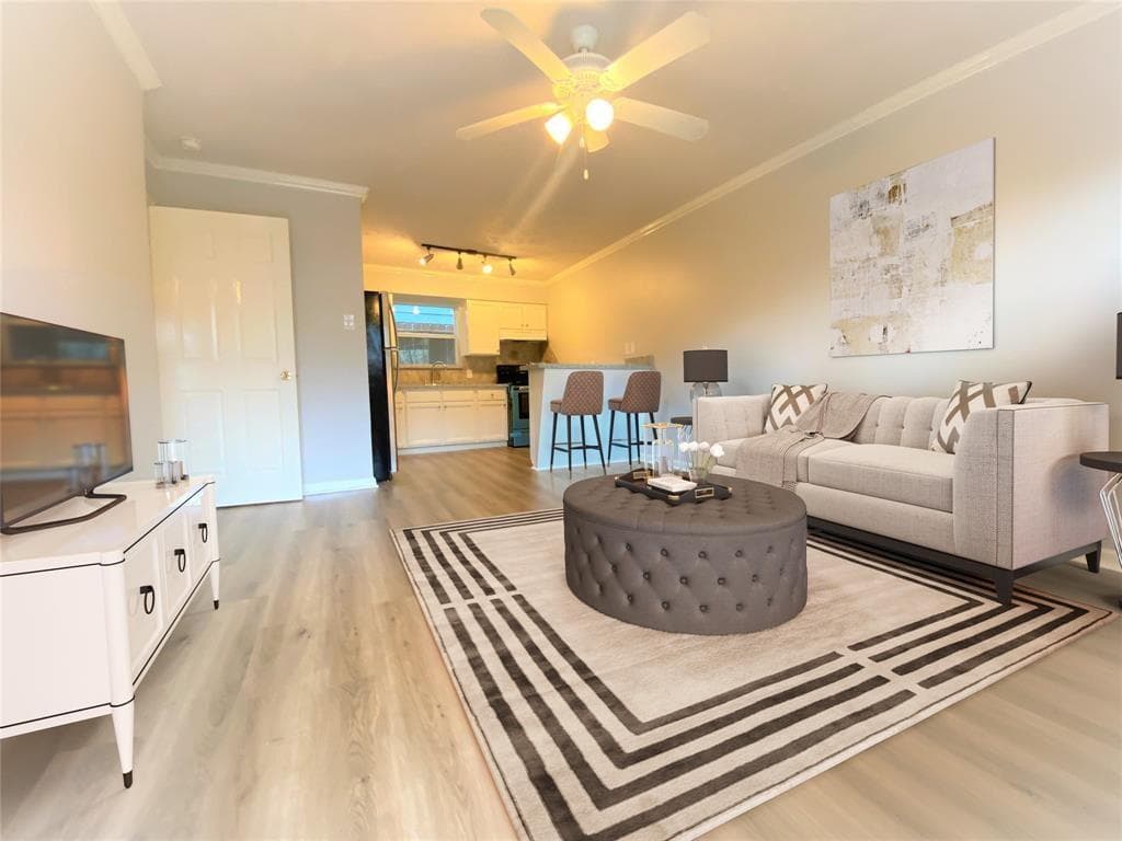 911 Byrne Street #4