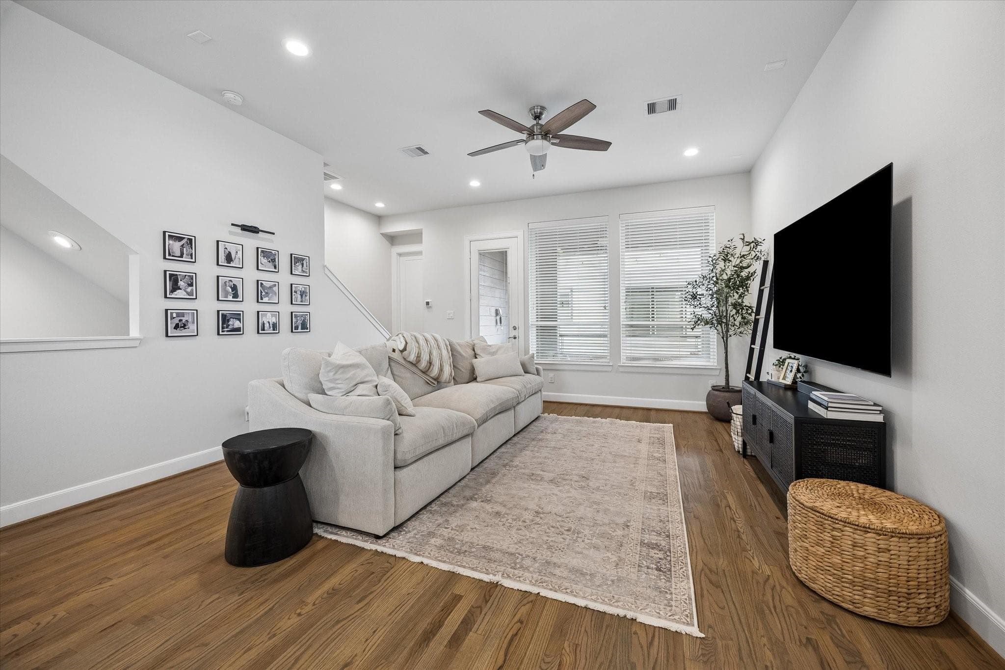 2491 W 11th Street