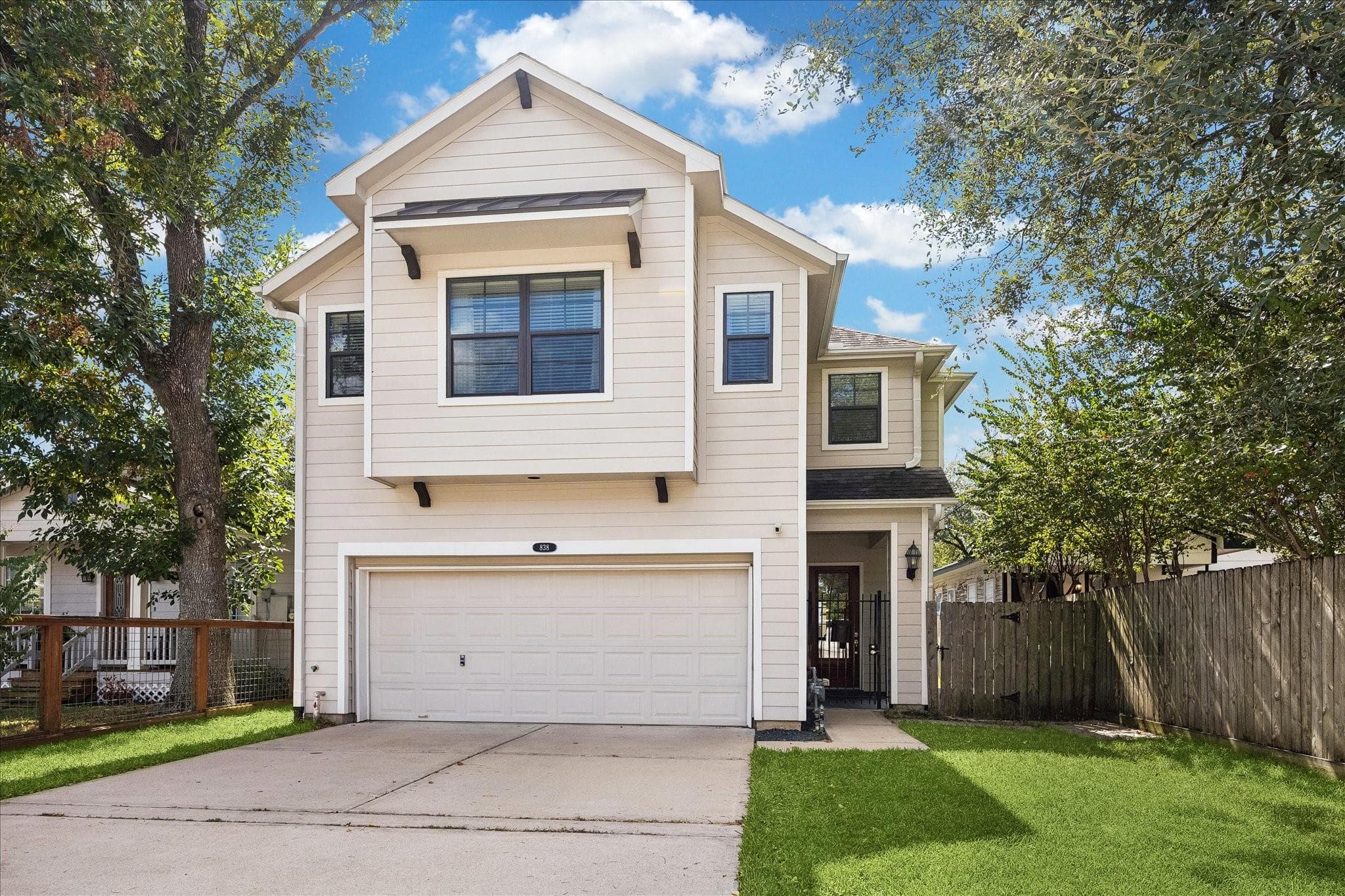 838 W 20th Street