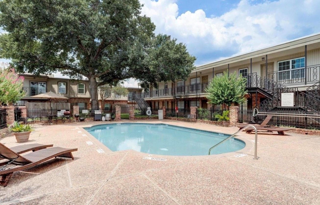 3131 Southwest Freeway #B17