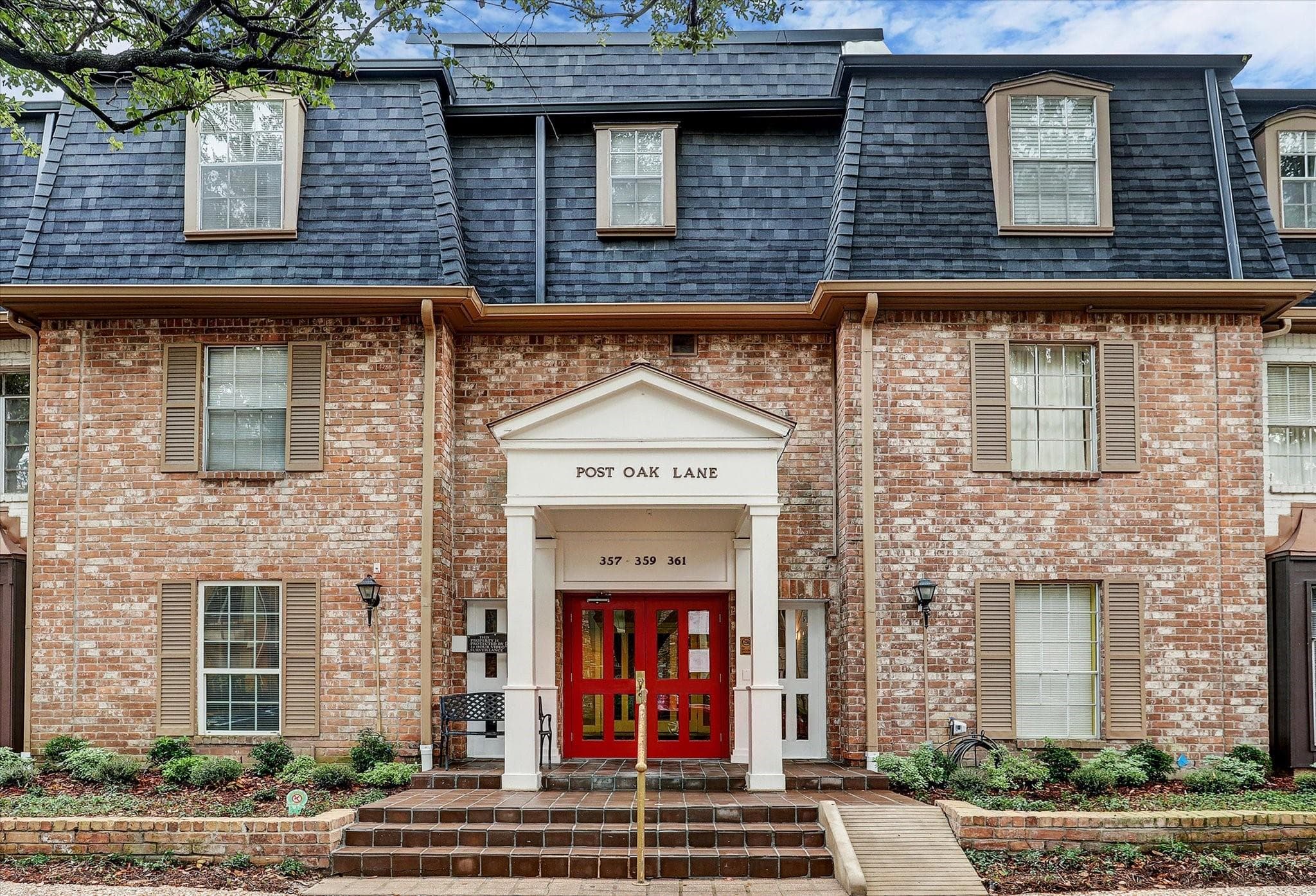 357 N Post Oak Lane #203