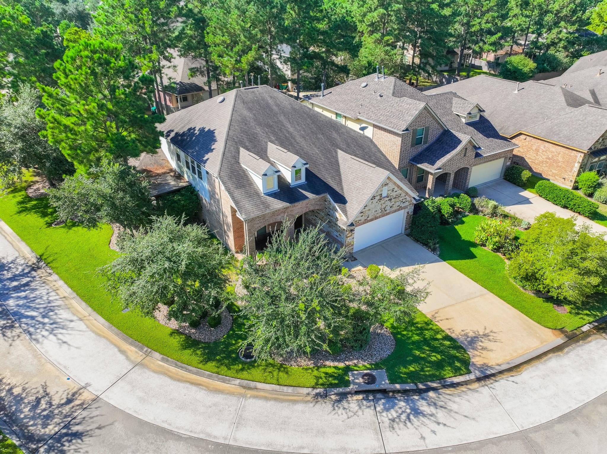 27 E Wolf Cabin Circle