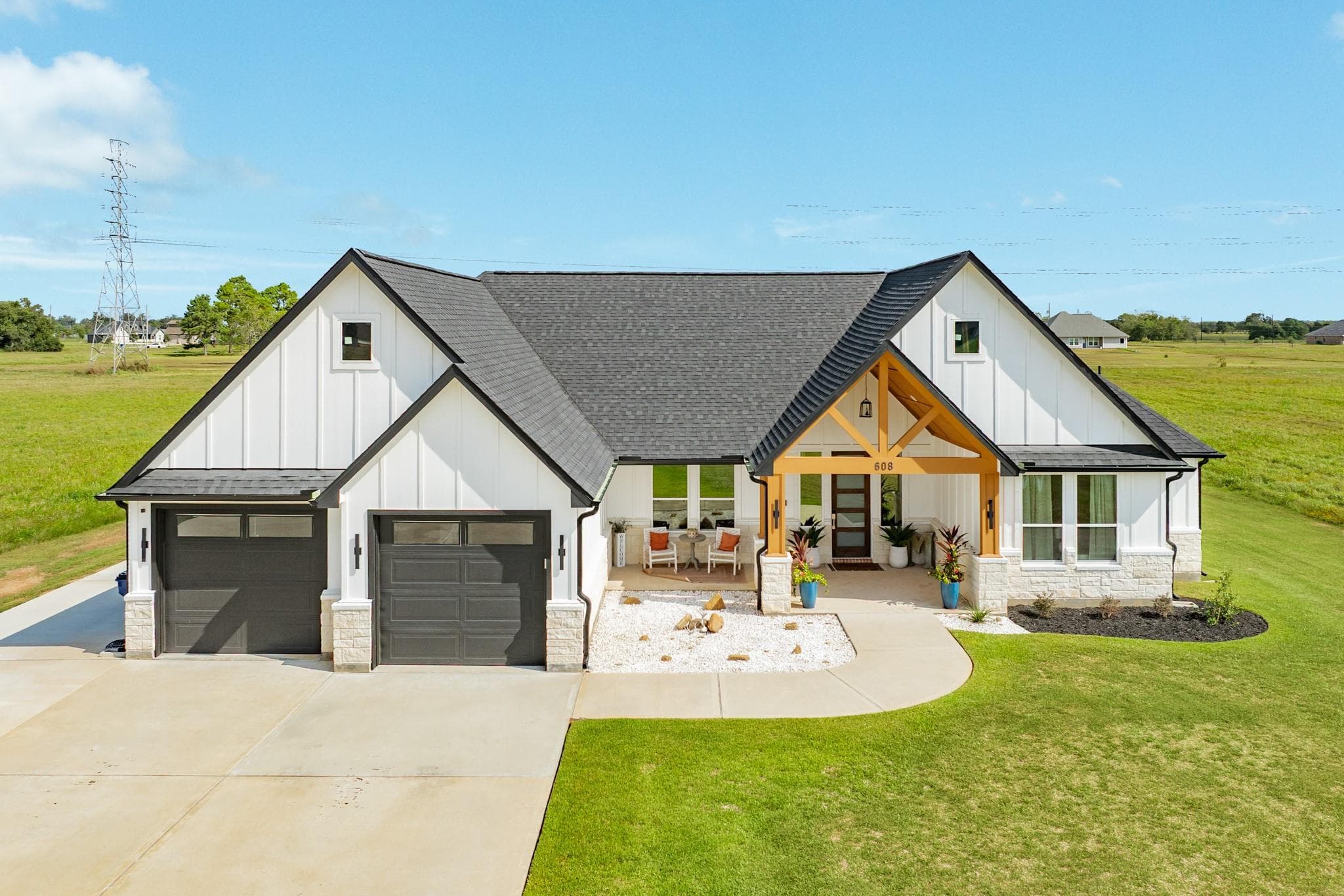 608 Angus Trail