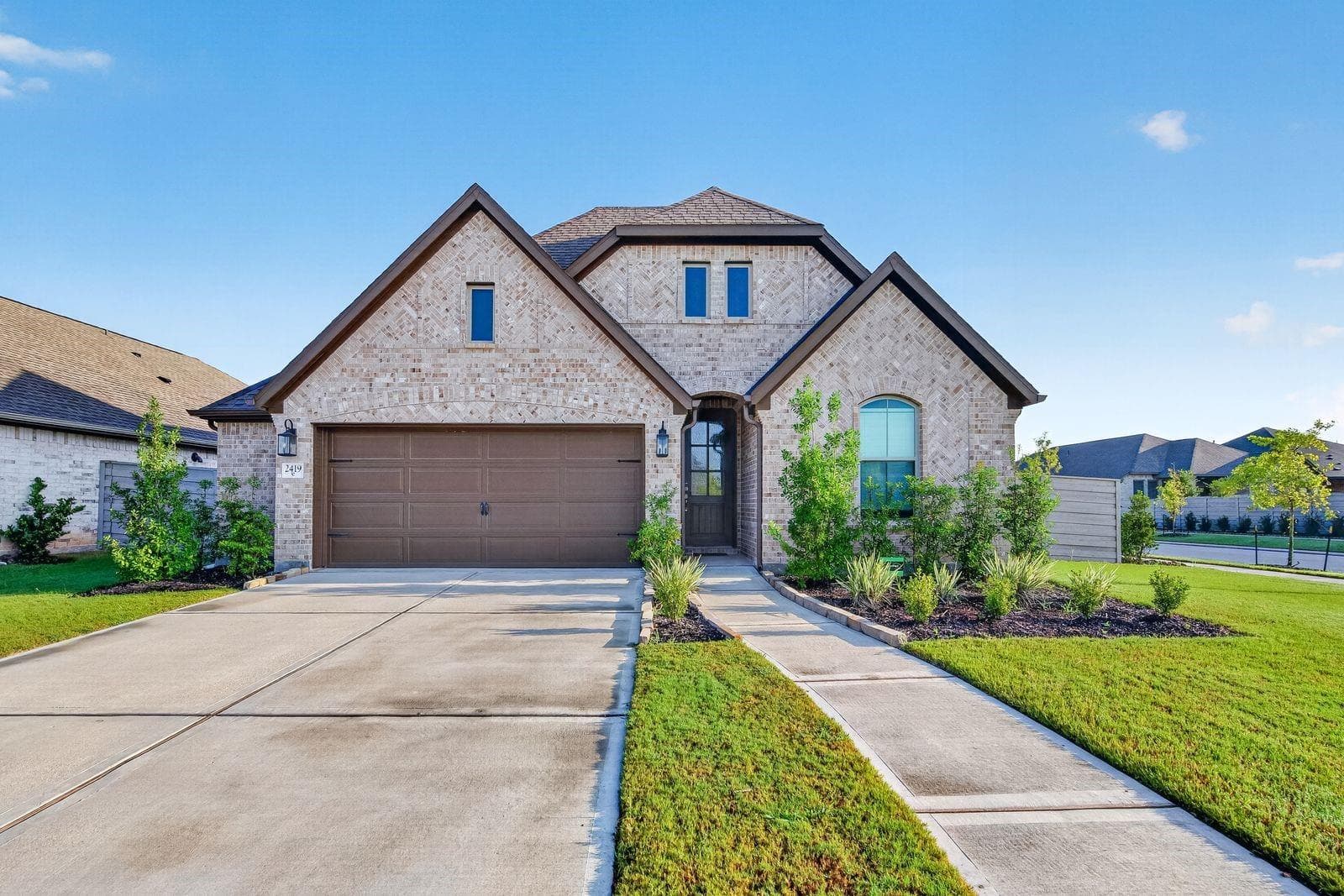 2419 Honeyberry Shrub Drive