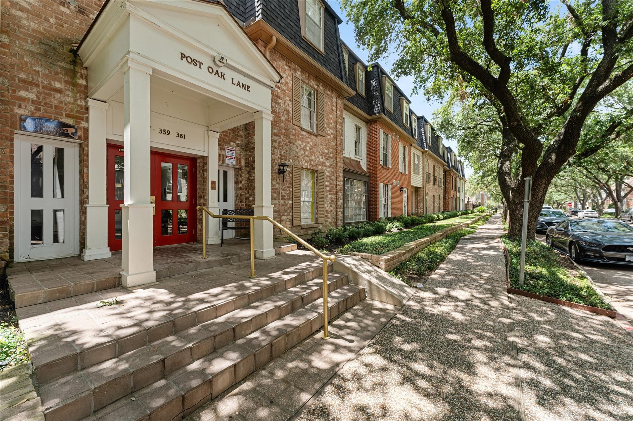 359 N Post Oak Lane #127
