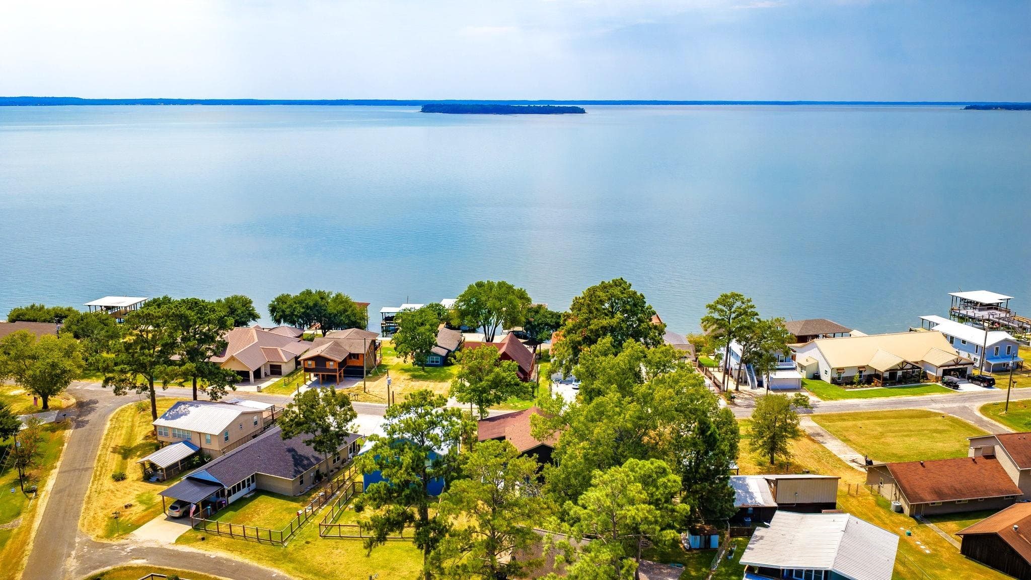 419 W Lake Shore Dr