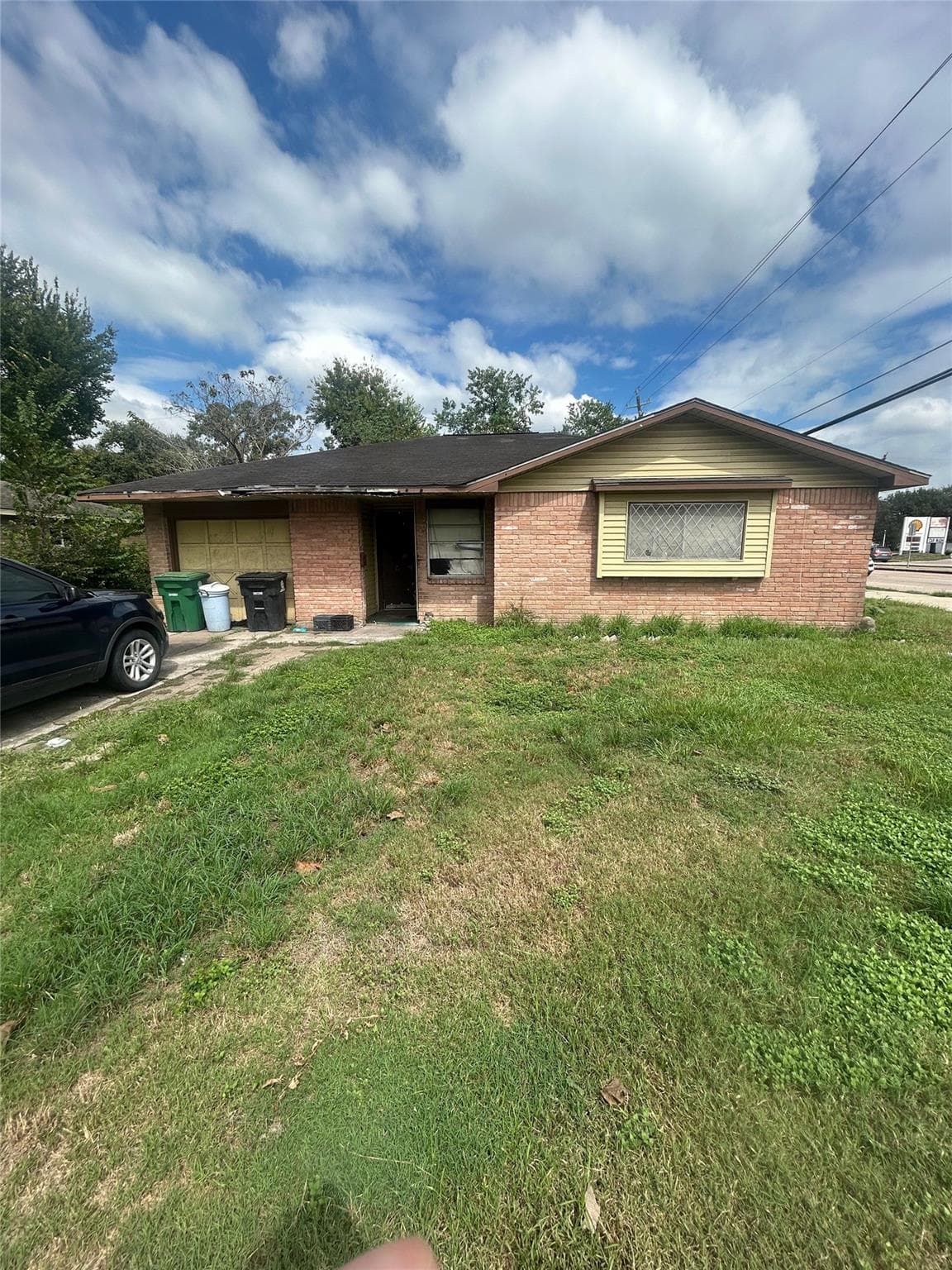 5502 Maywood Dr