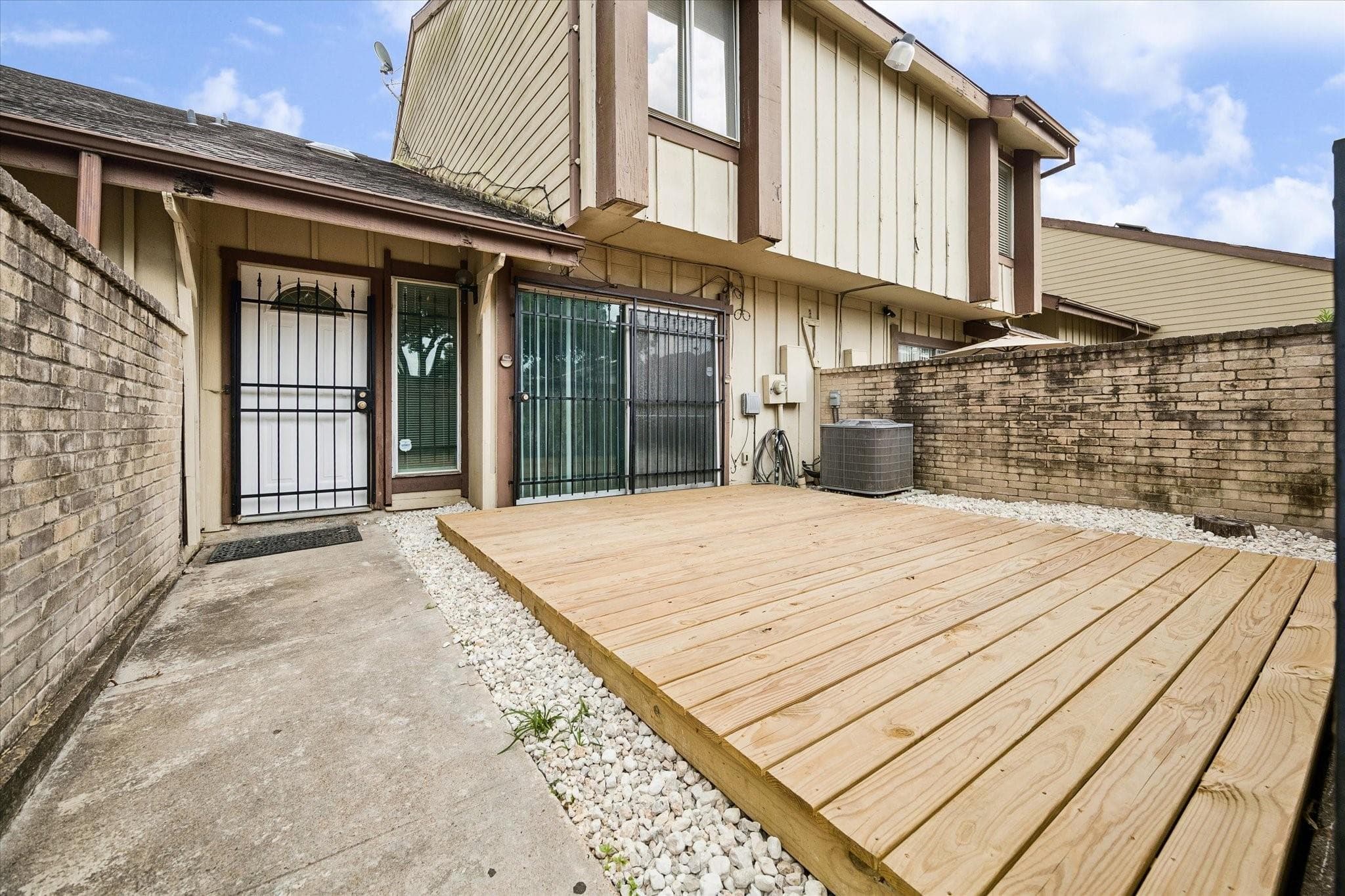 12522 Newbrook Drive